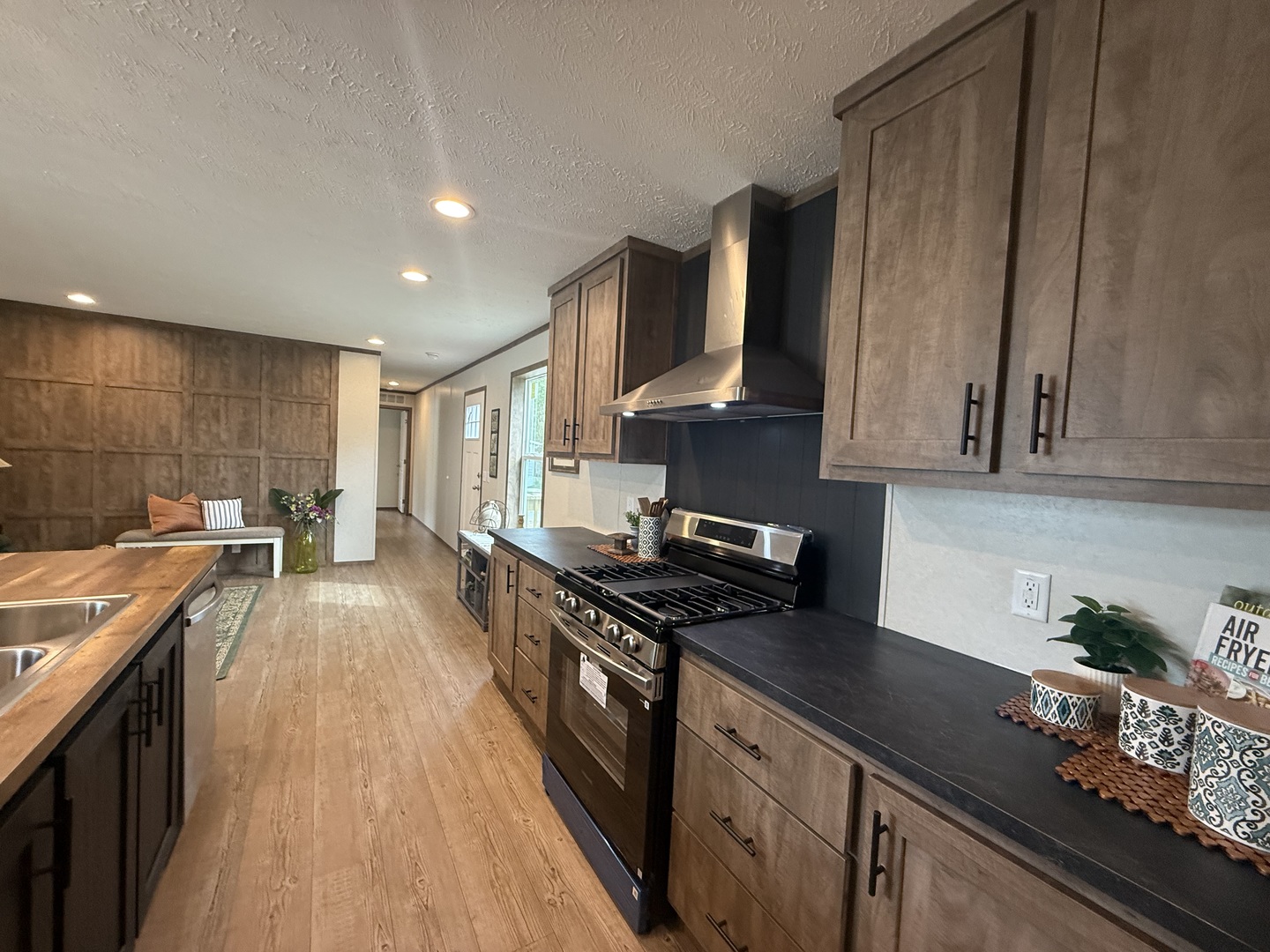 13 Hearthside Road