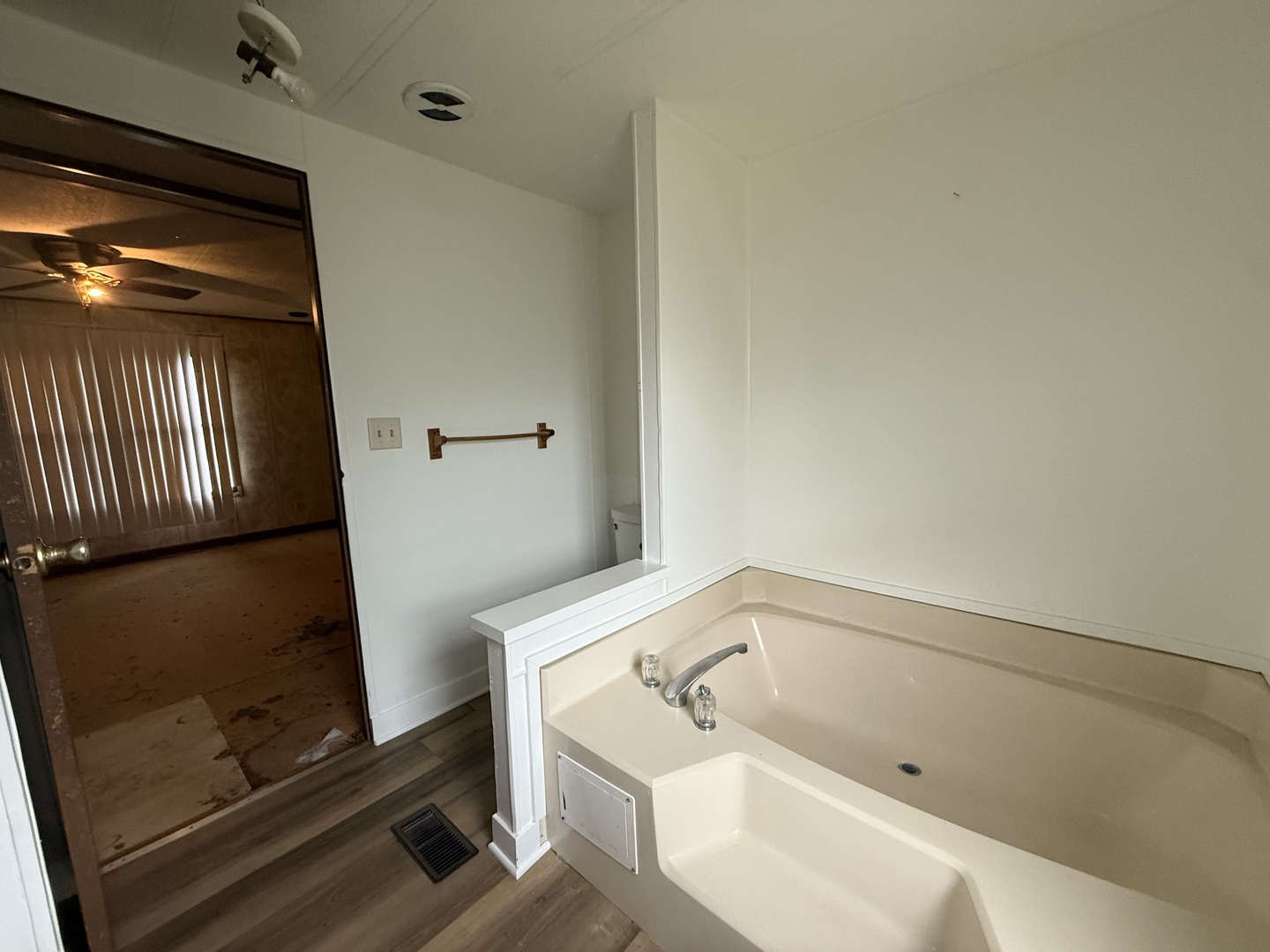 110 HUNTSBRIDGE Road Unit: 110