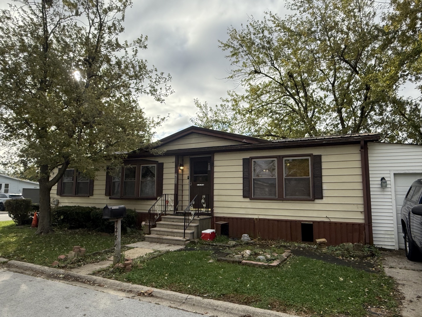 280 Blackthorn Road
