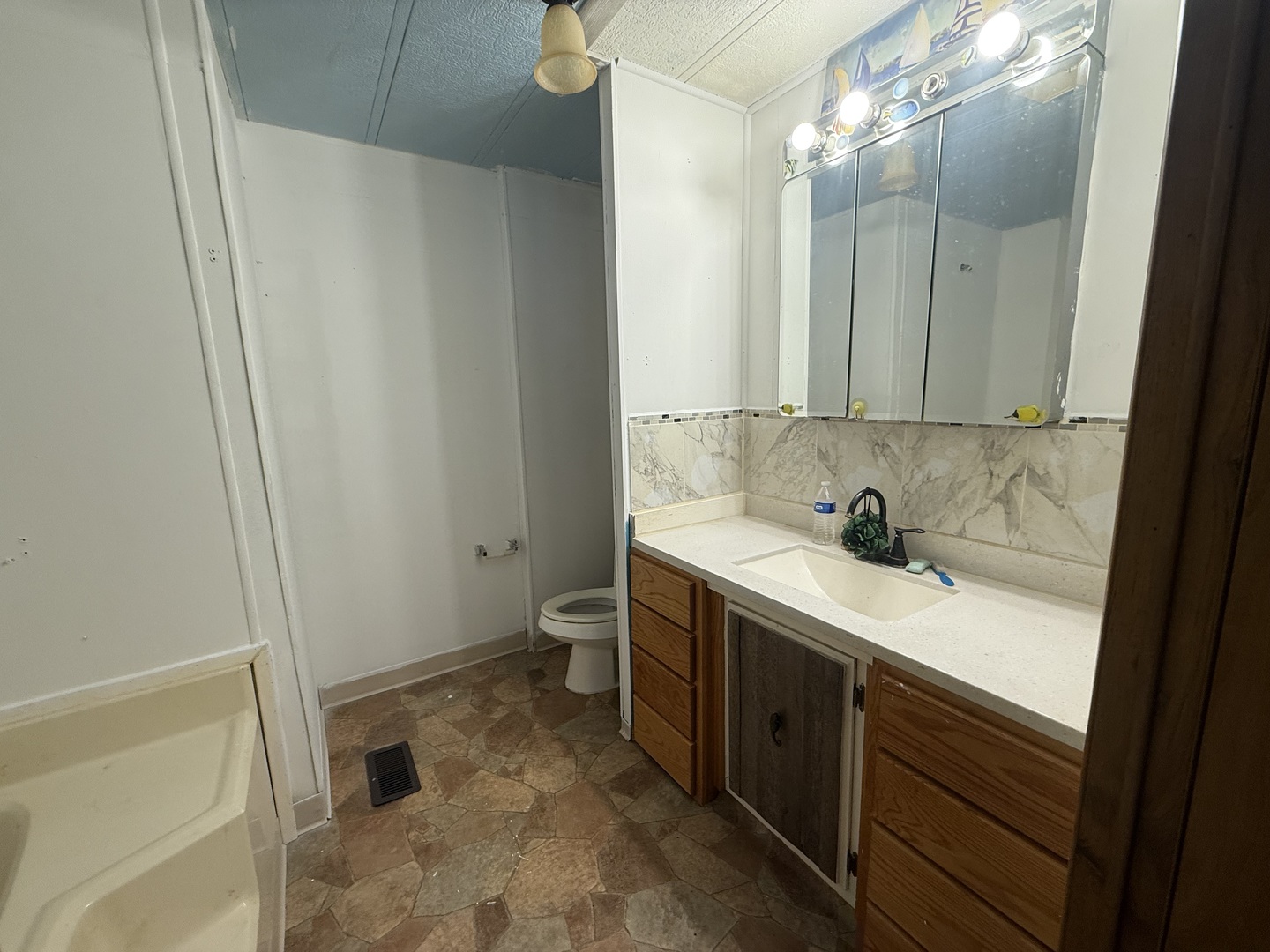 280 Blackthorn Road