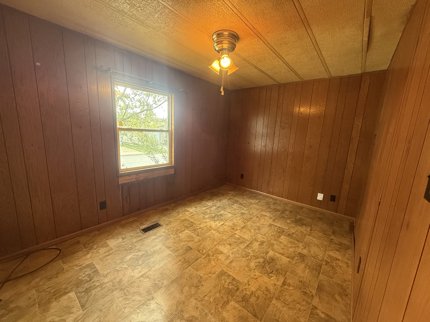 280 Blackthorn Road