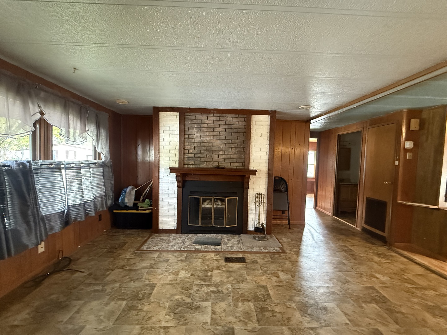 280 Blackthorn Road