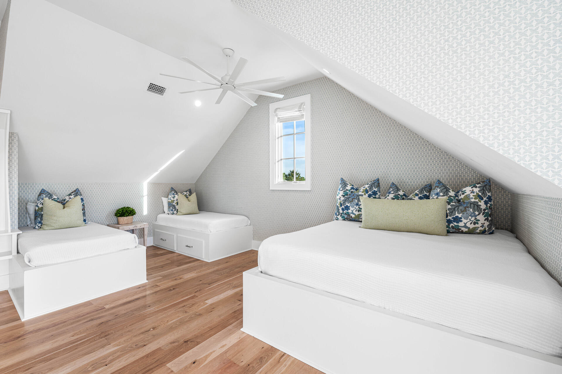 605 Western Lake Drive