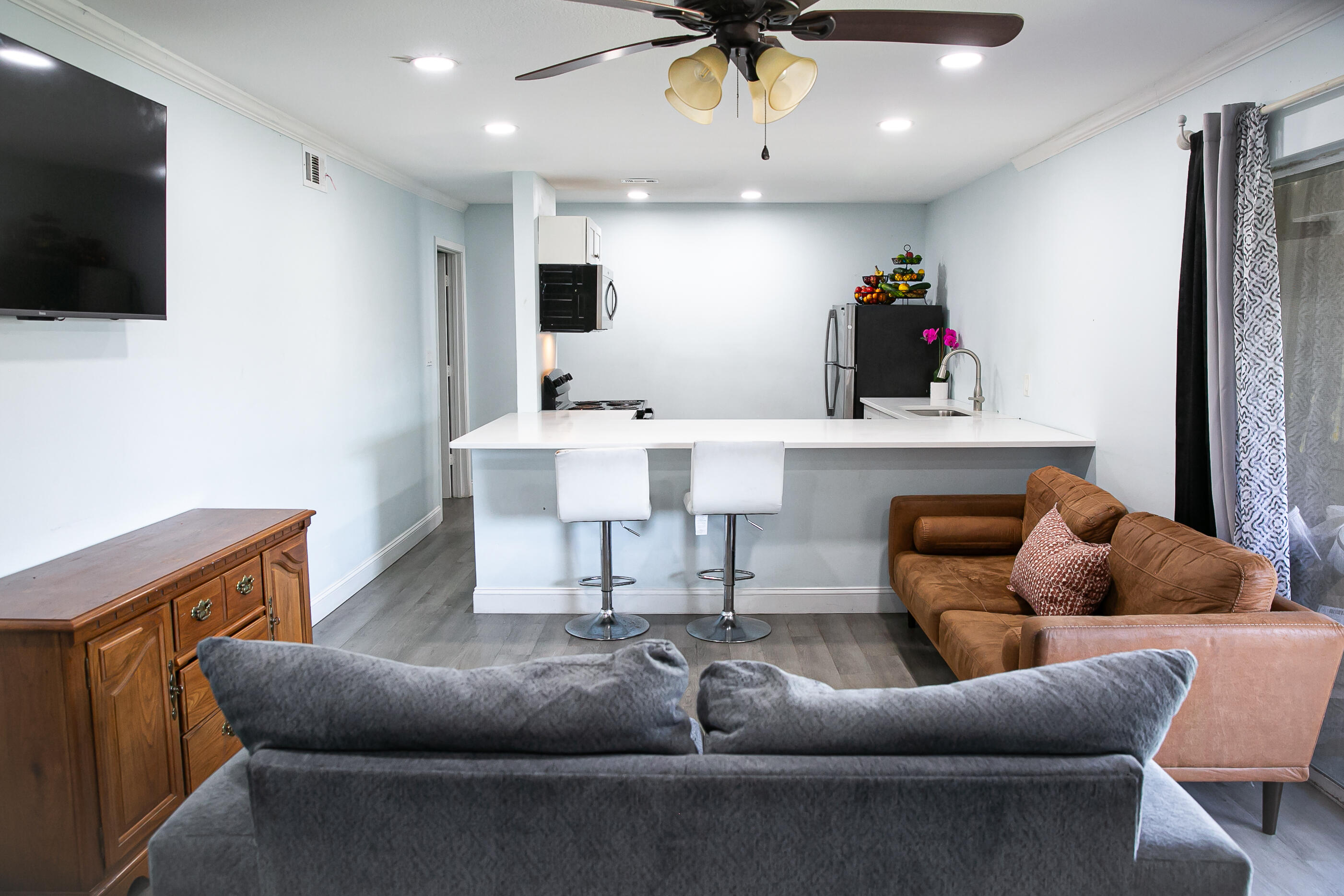 401 NW Marshall Court 7