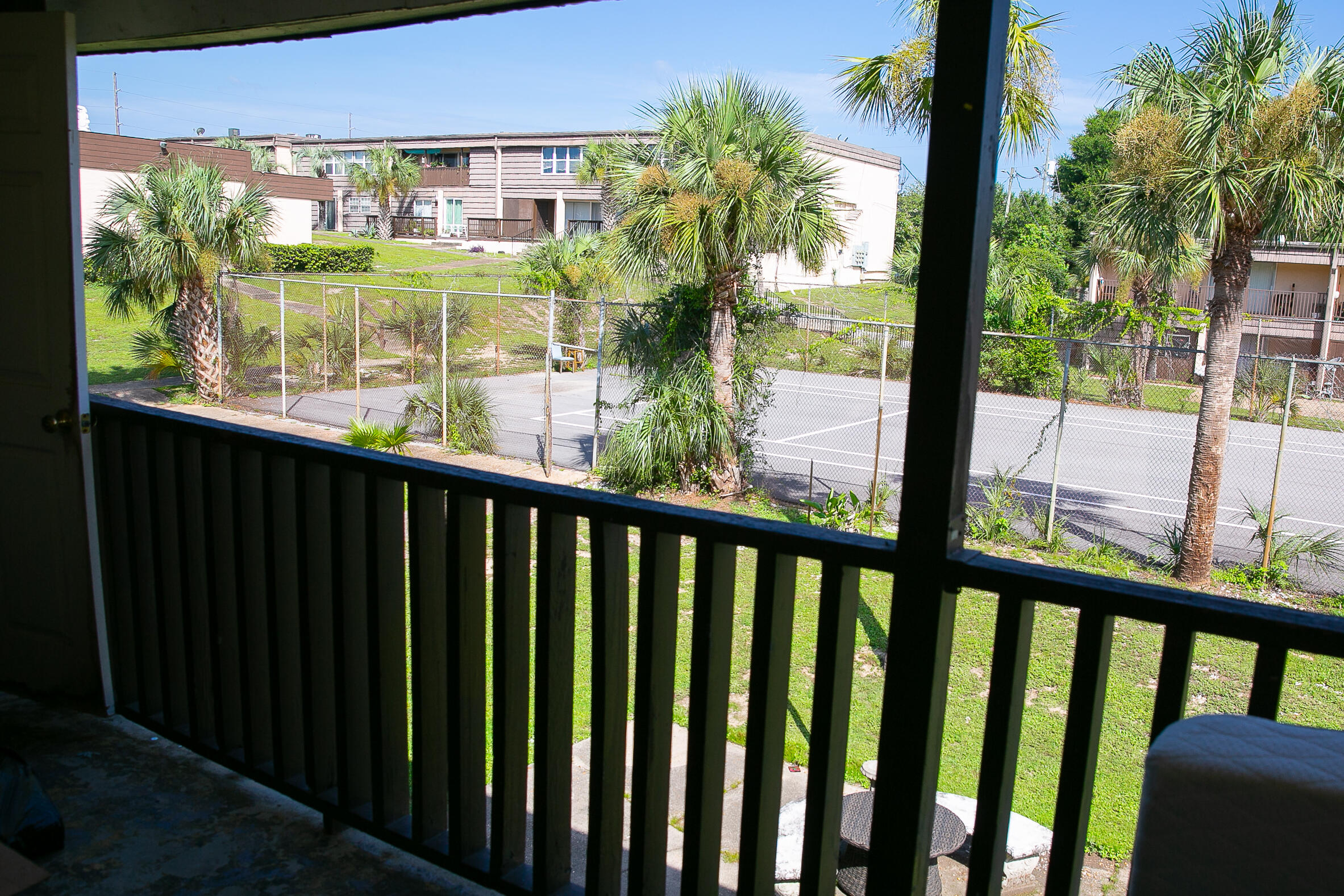 401 NW Marshall Court 7