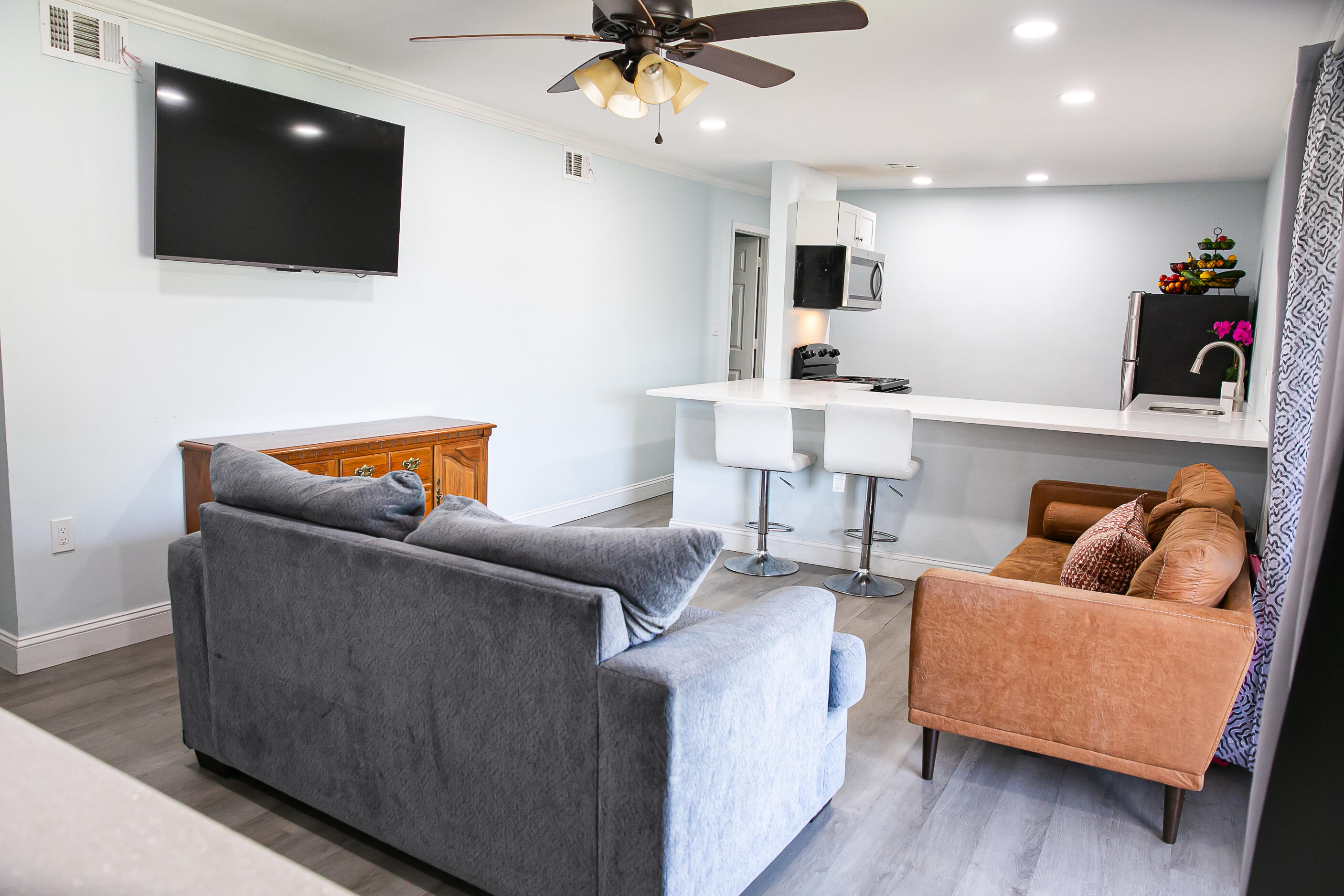 401 NW Marshall Court 7