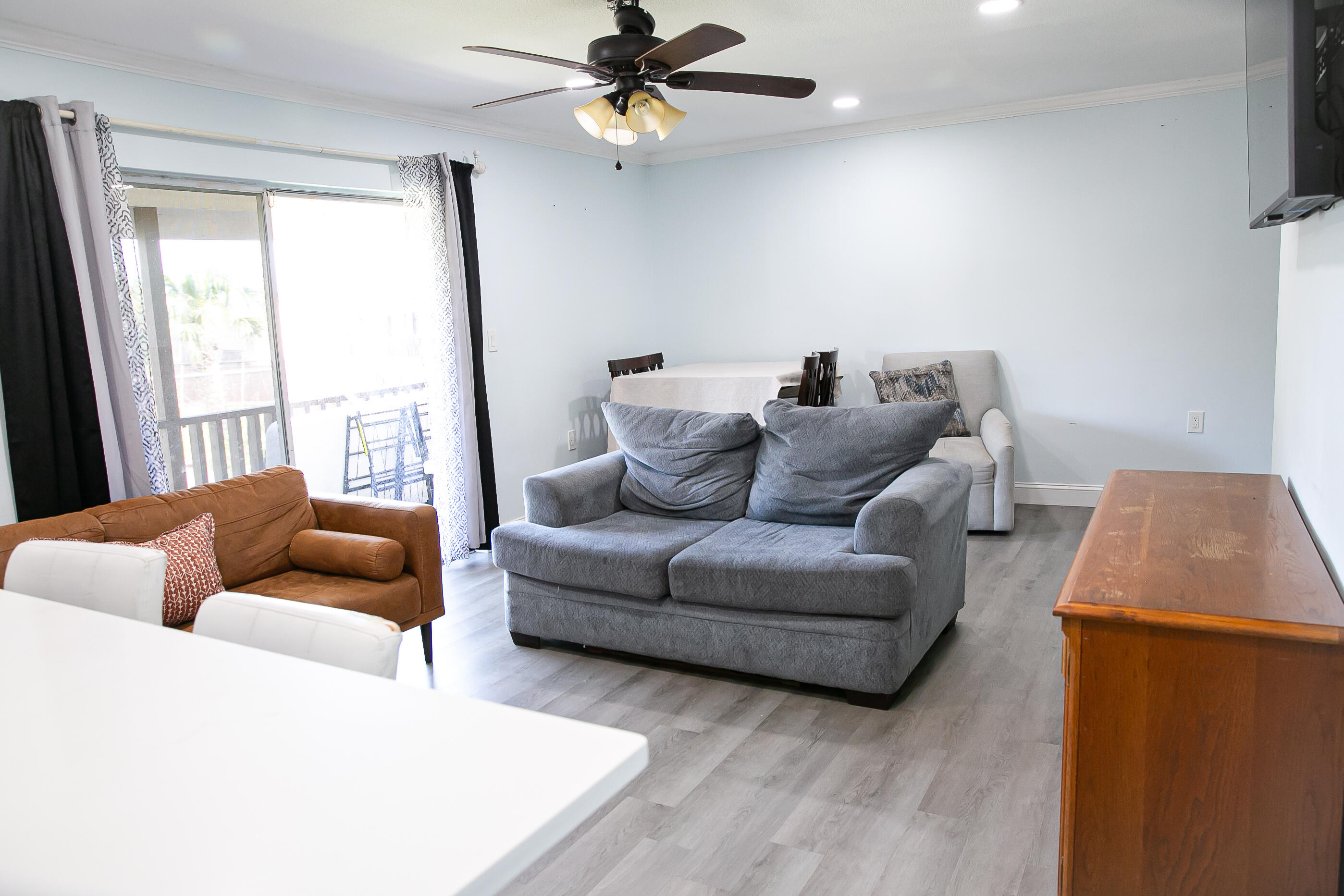 401 NW Marshall Court 7