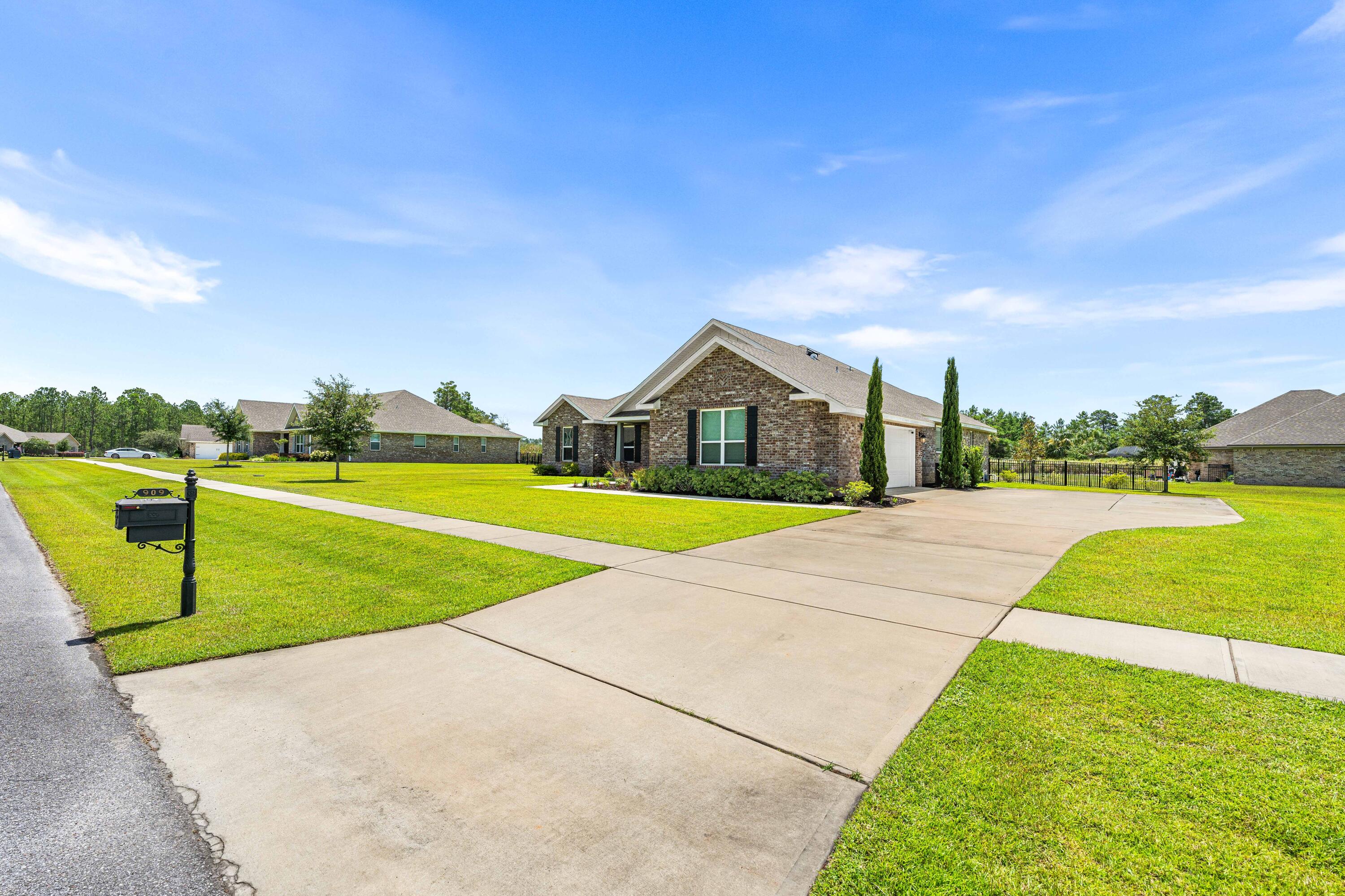 909 Brushed Dunes Circle