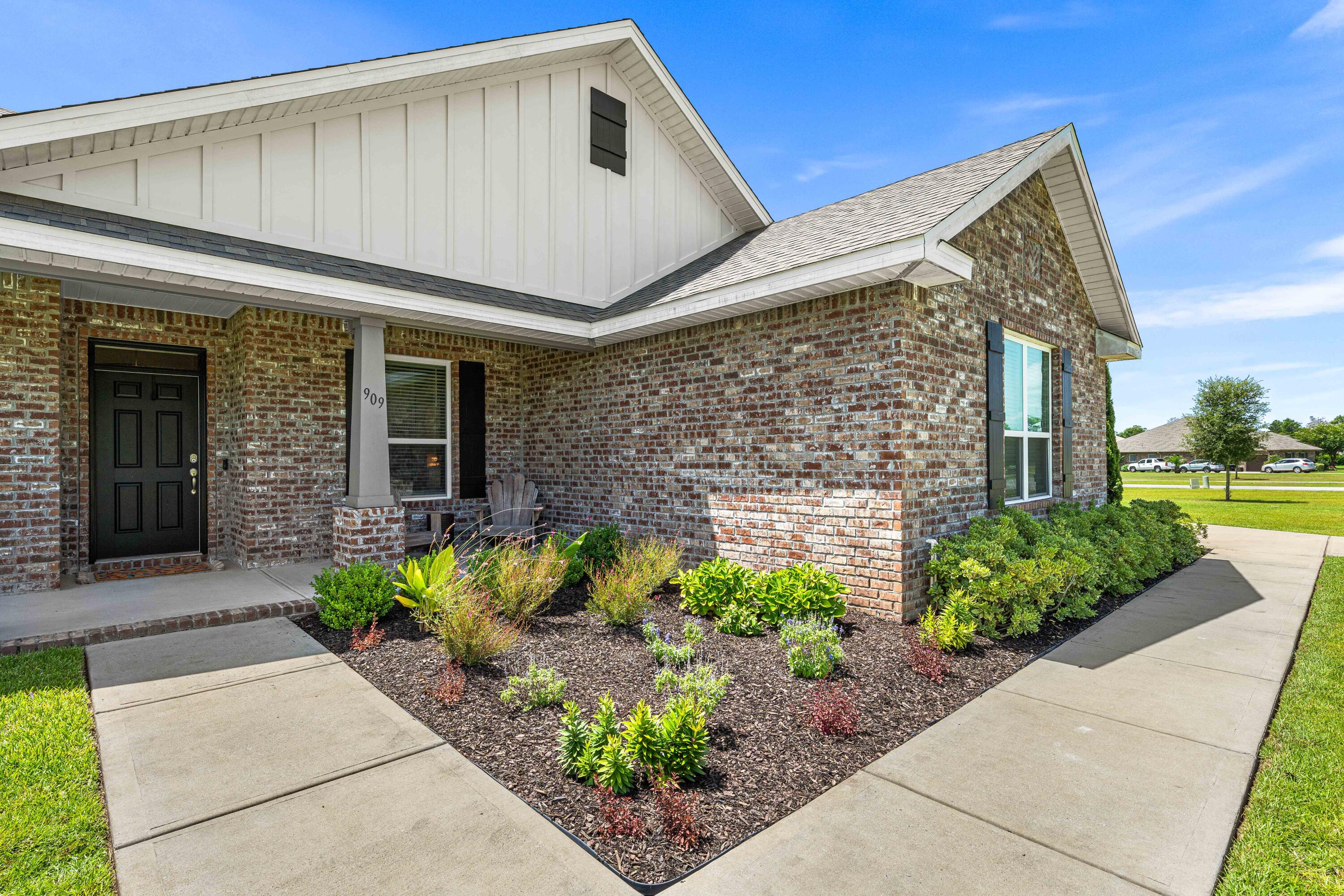 909 Brushed Dunes Circle