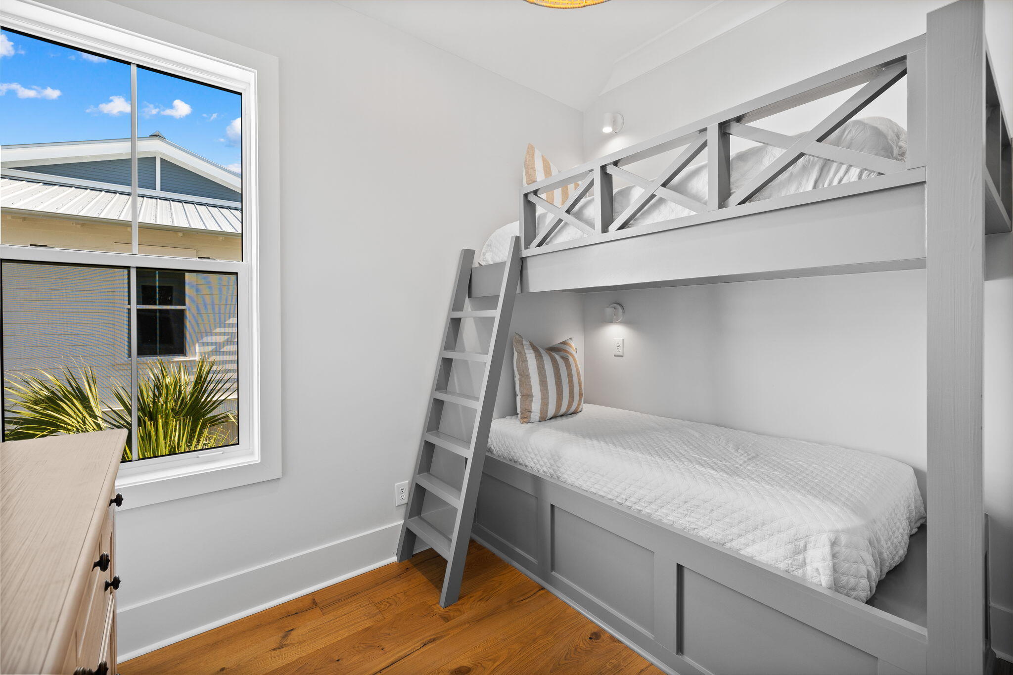 520 S County Hwy 393