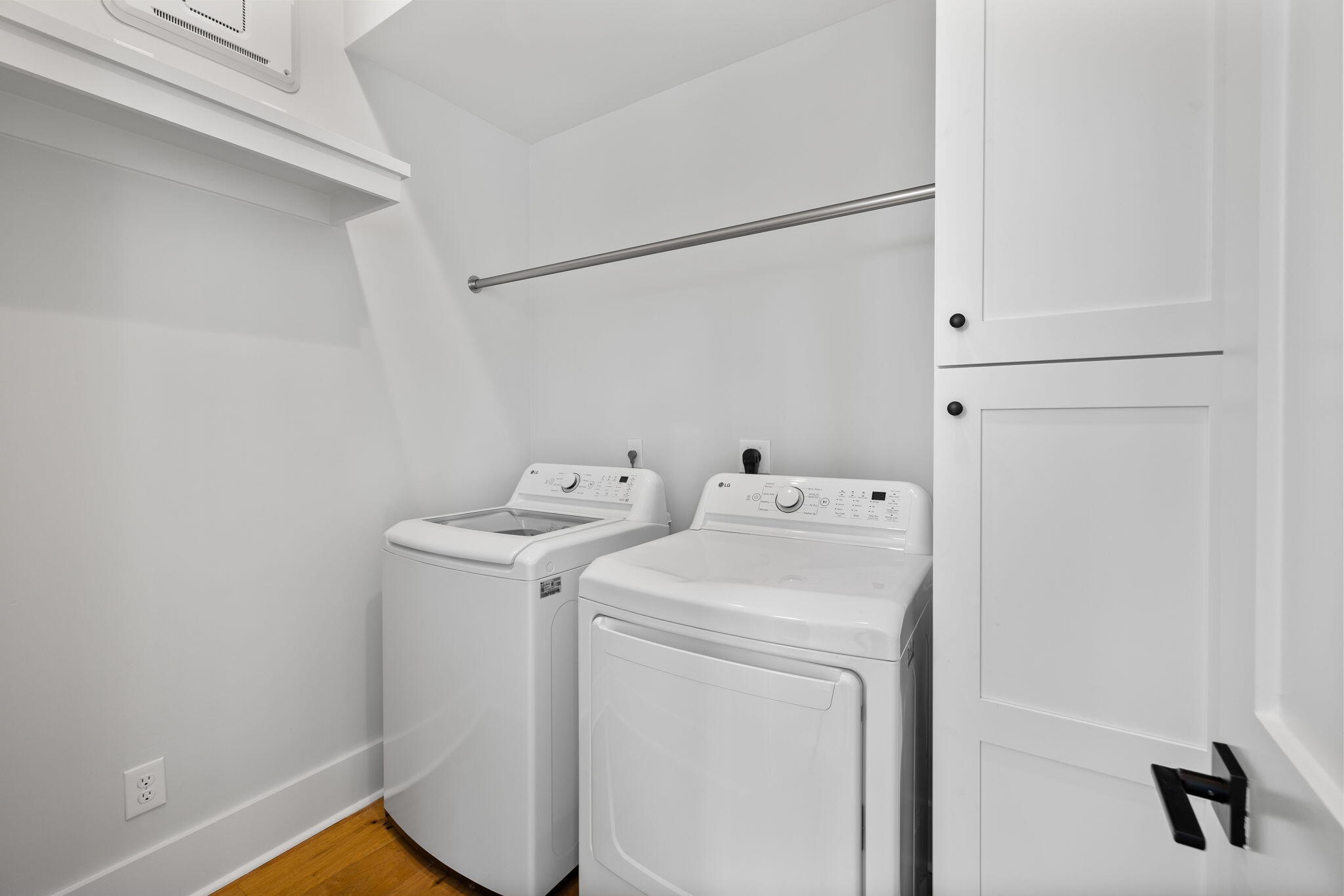 520 S County Hwy 393