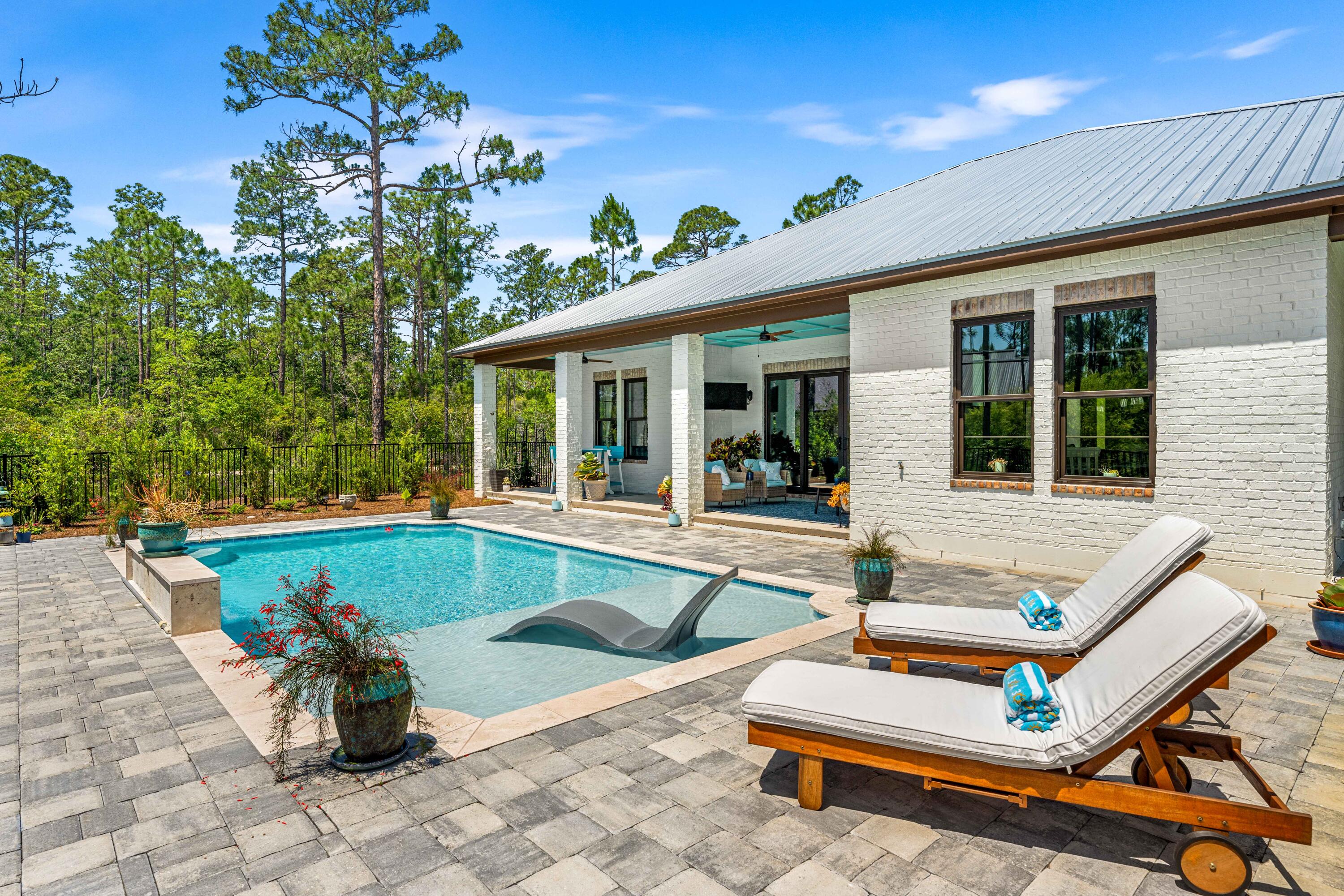 122 Seclusion Boulevard