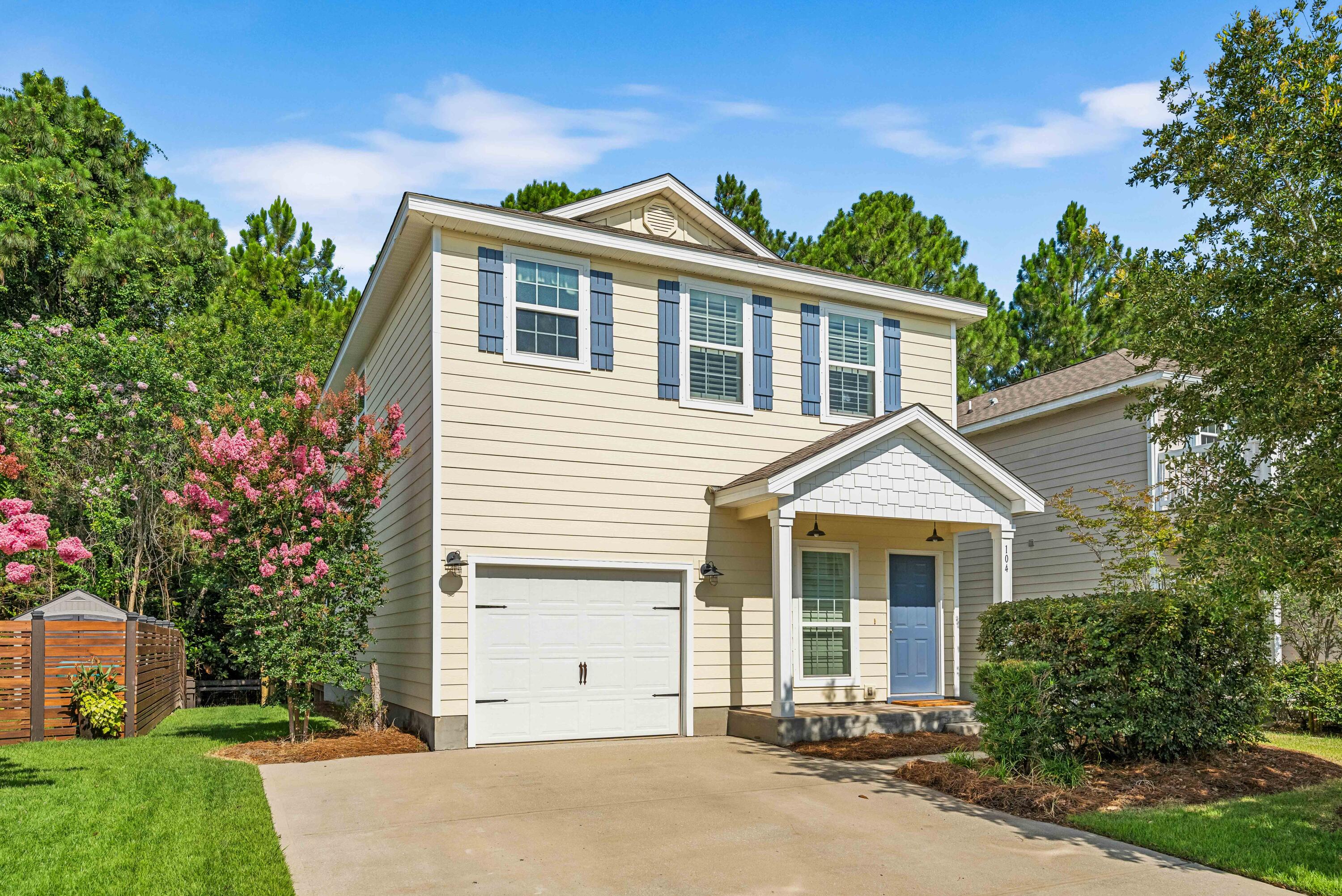 104 Mosaic Oaks Circle