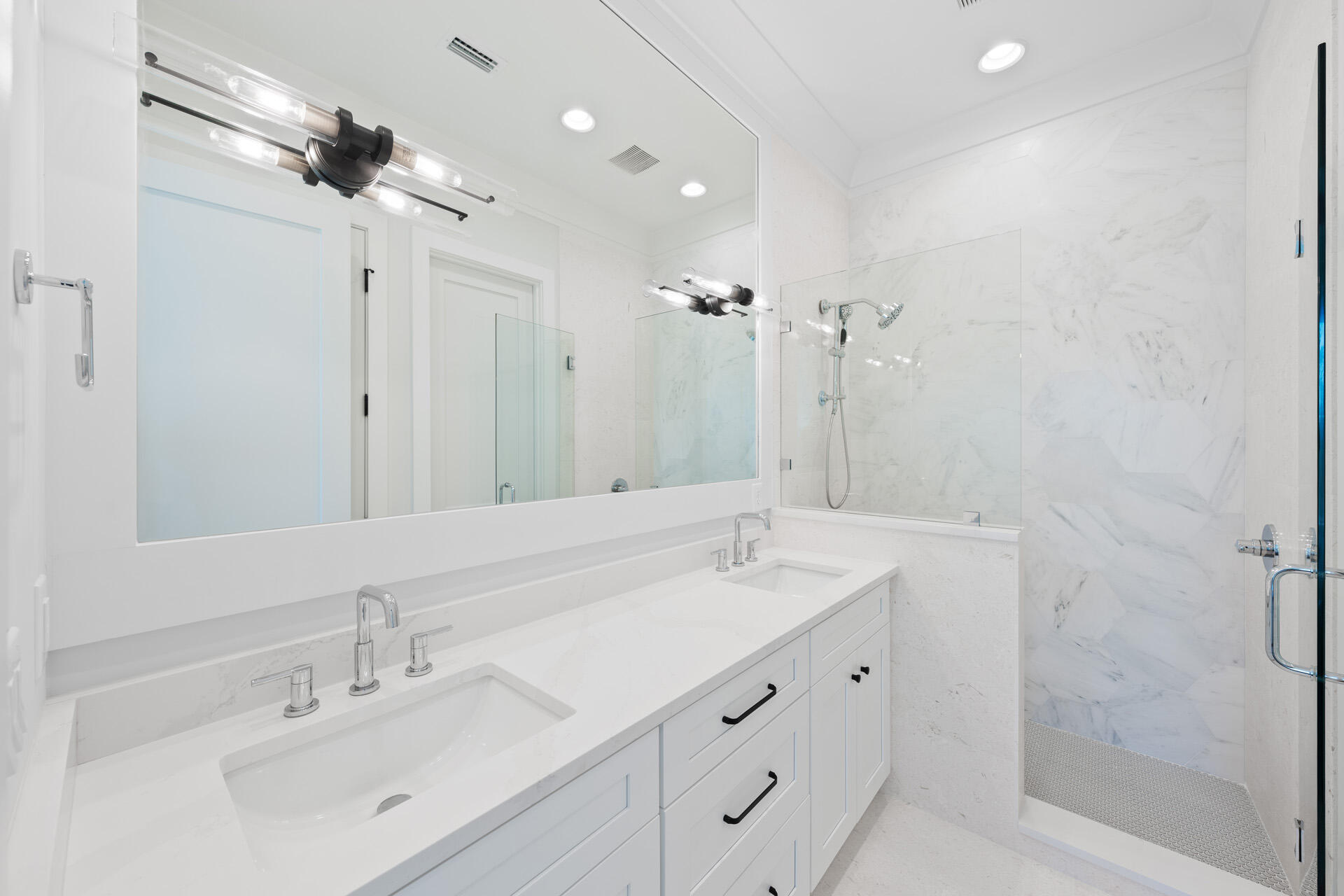 520 S County Hwy 393 39A