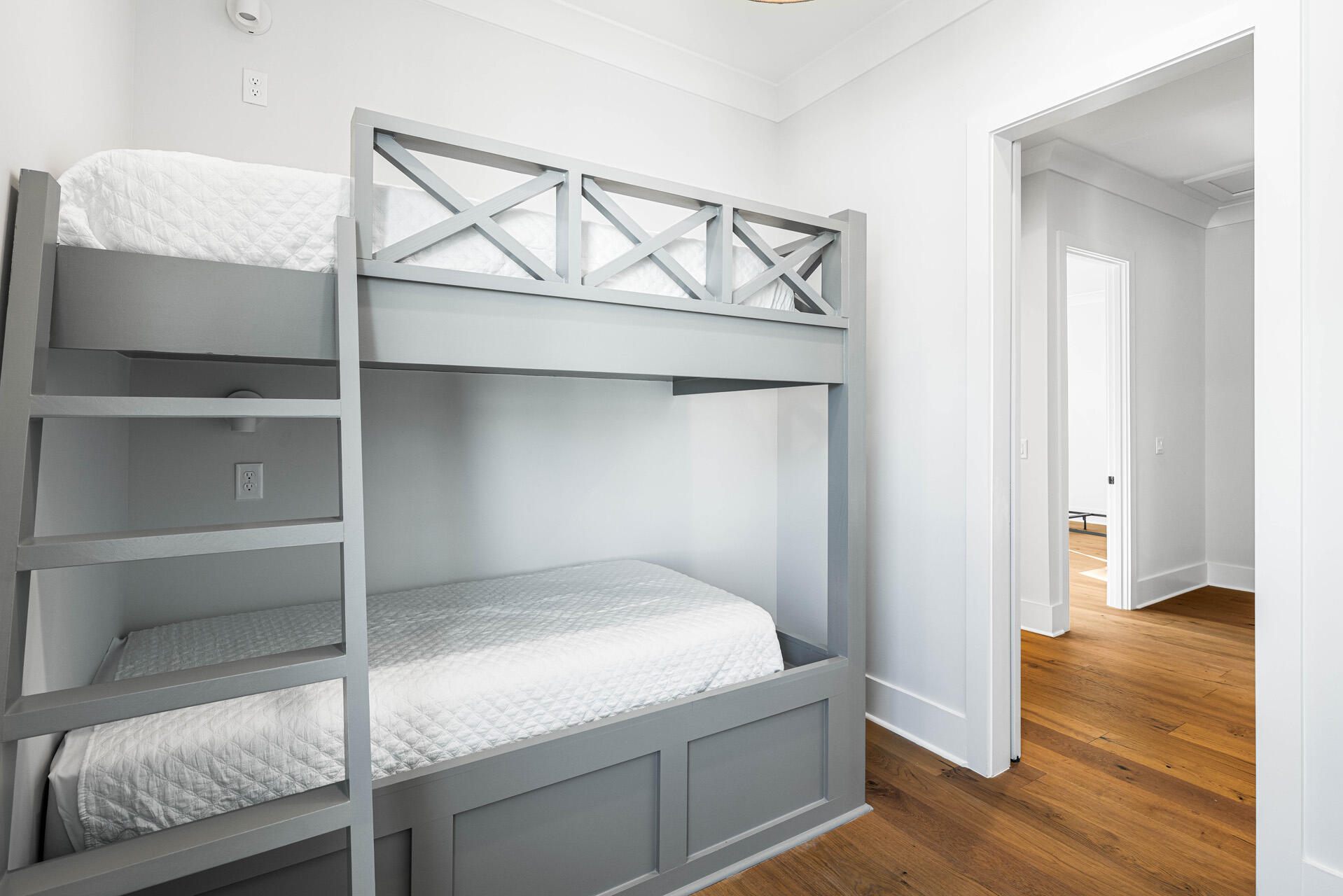 520 S County Hwy 393 39B