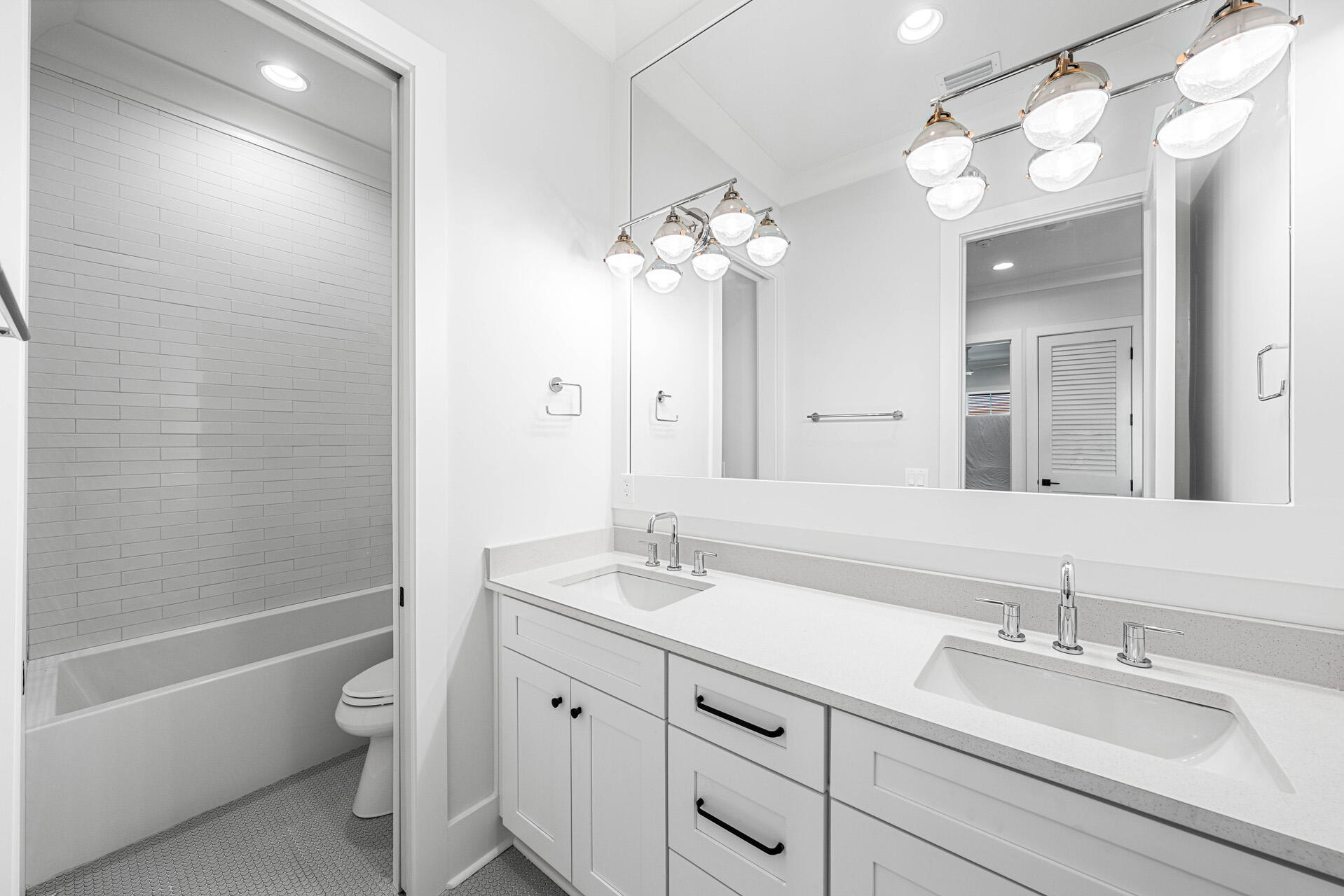 520 S County Hwy 393 39B