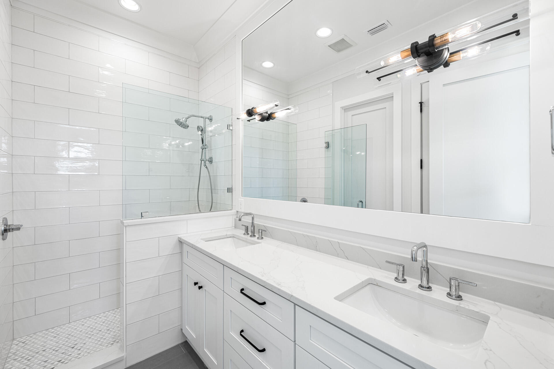 520 S County Hwy 393 39B