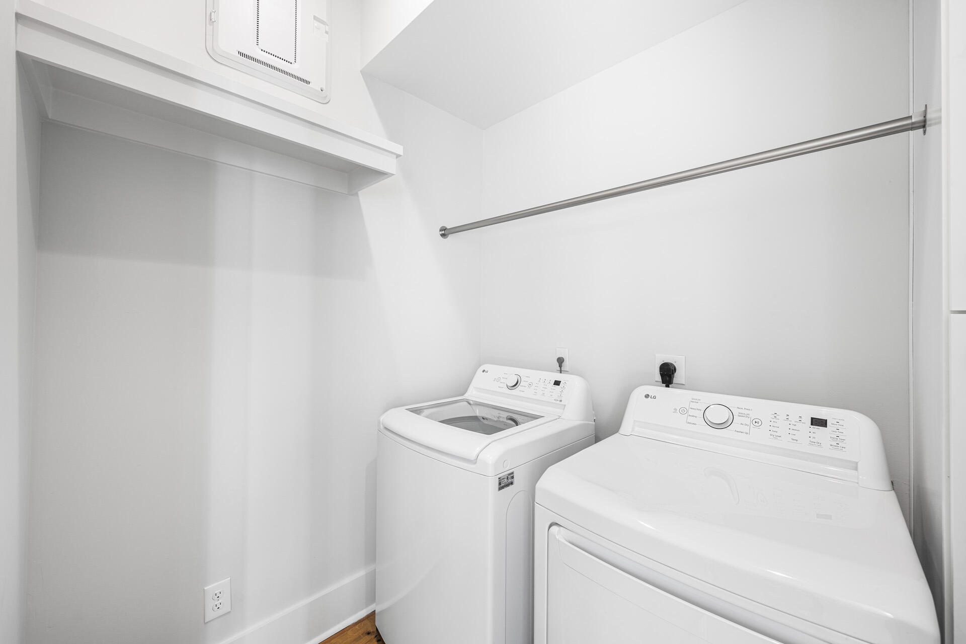 520 S County Hwy 393 39B