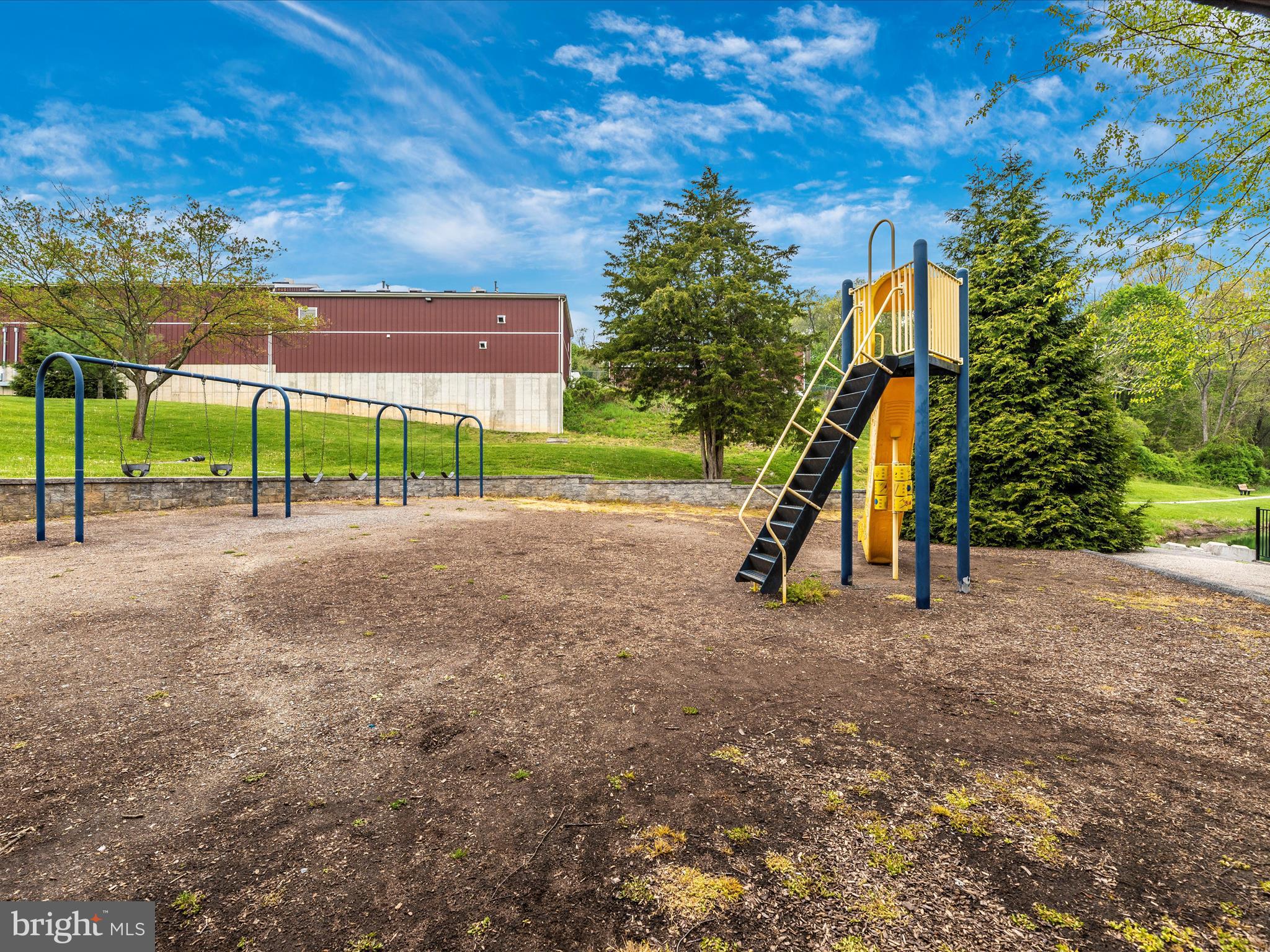 1002 LEAFY HOLLOW CIRCLE