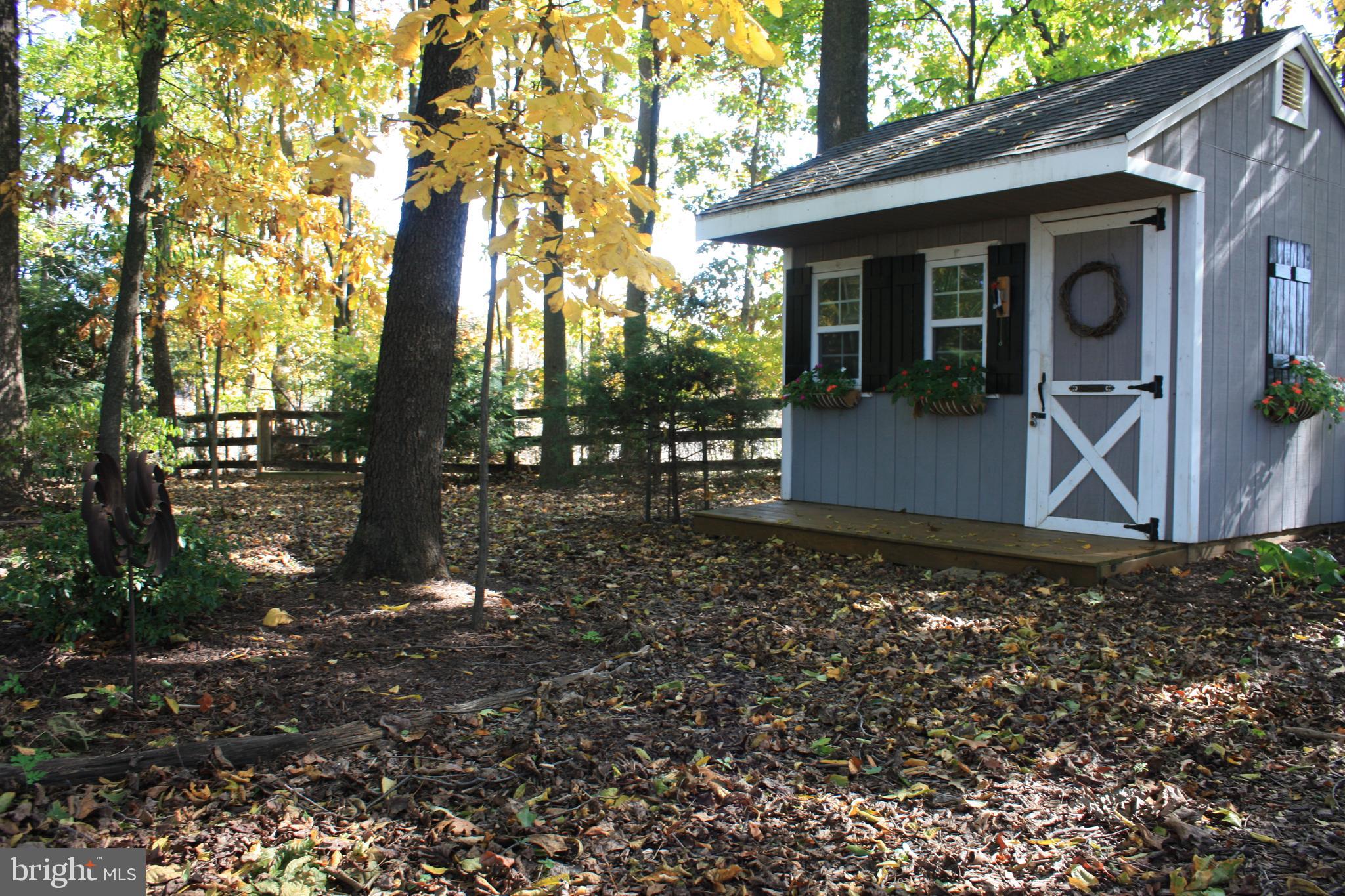 1002 LEAFY HOLLOW CIRCLE