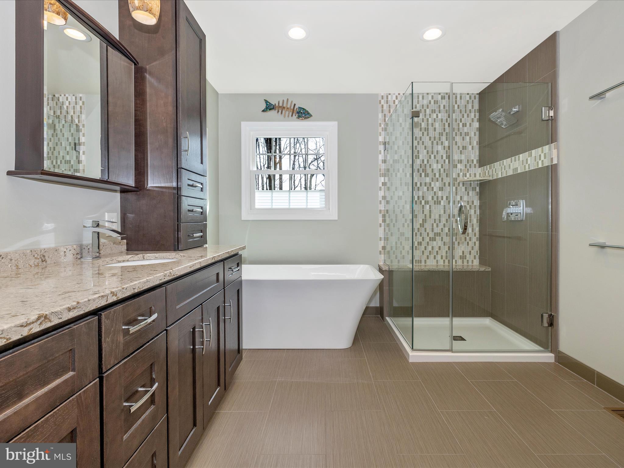 1002 LEAFY HOLLOW CIRCLE