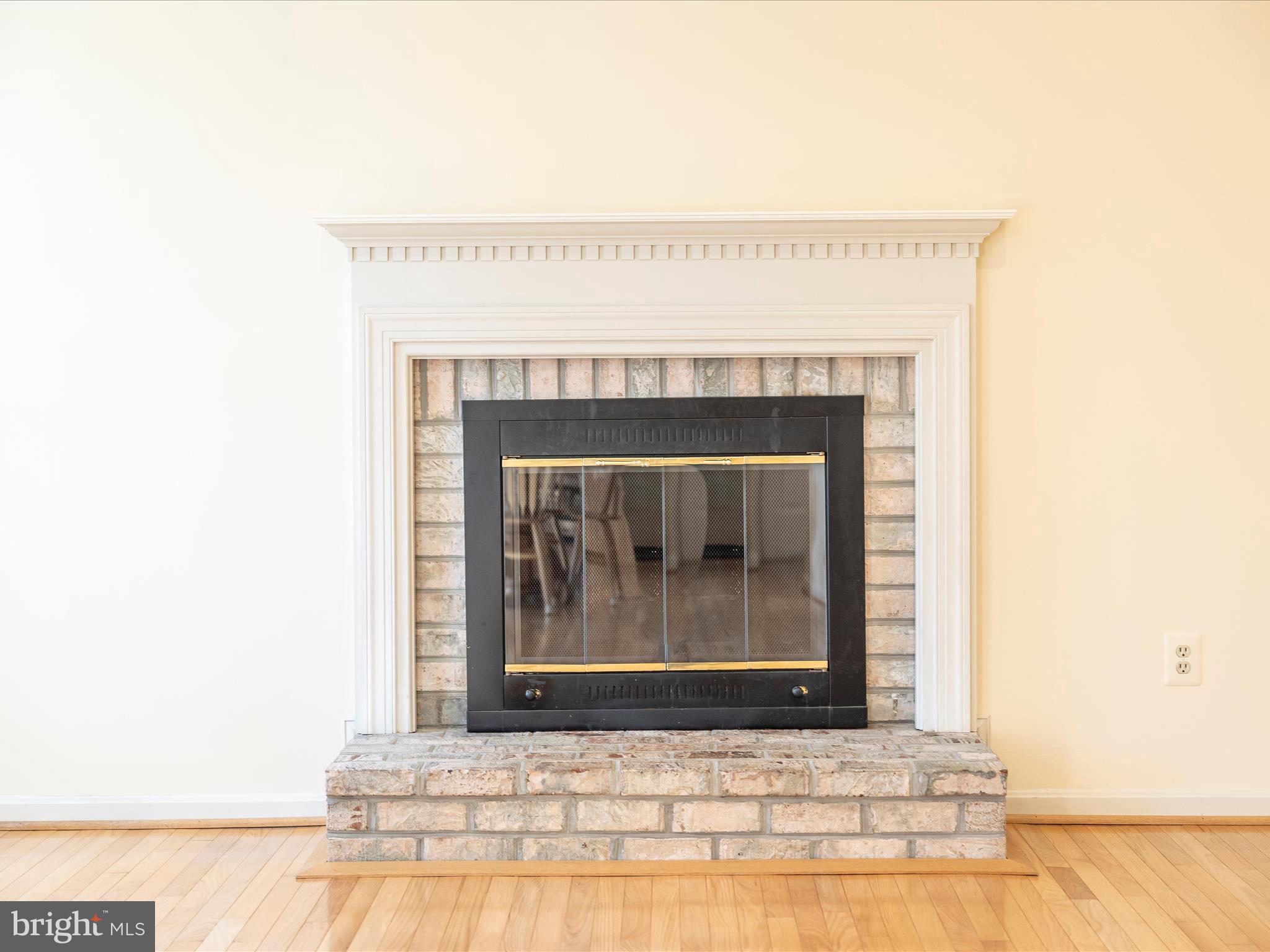 1002 LEAFY HOLLOW CIRCLE