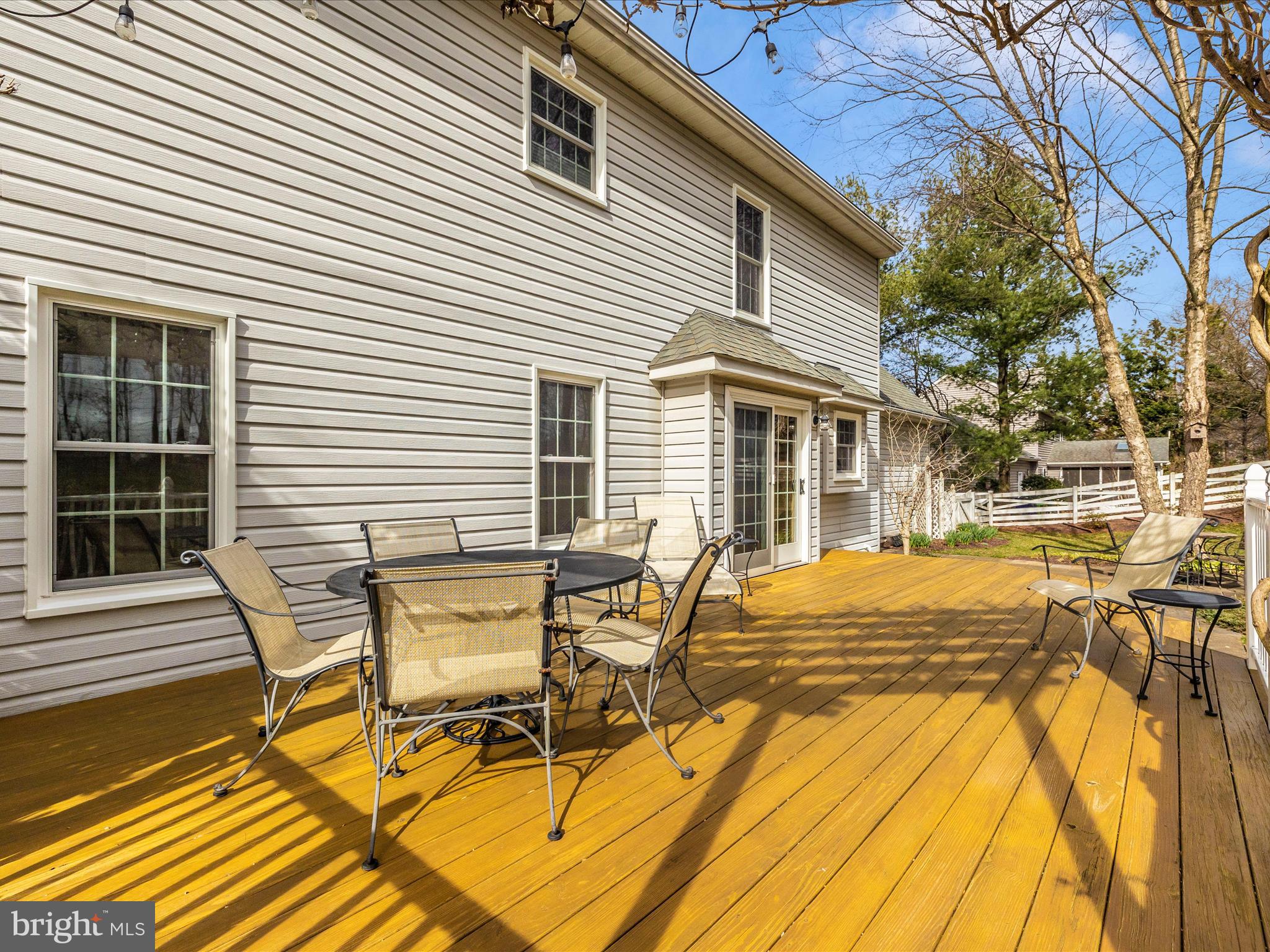 1002 LEAFY HOLLOW CIRCLE