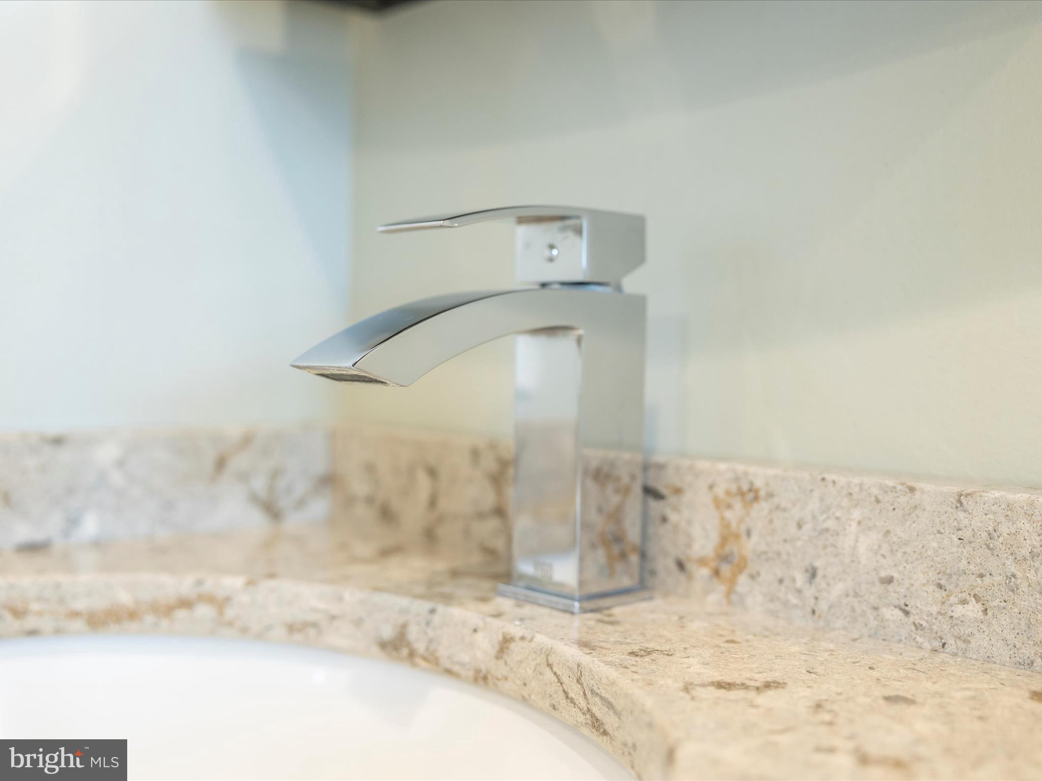 1002 LEAFY HOLLOW CIRCLE