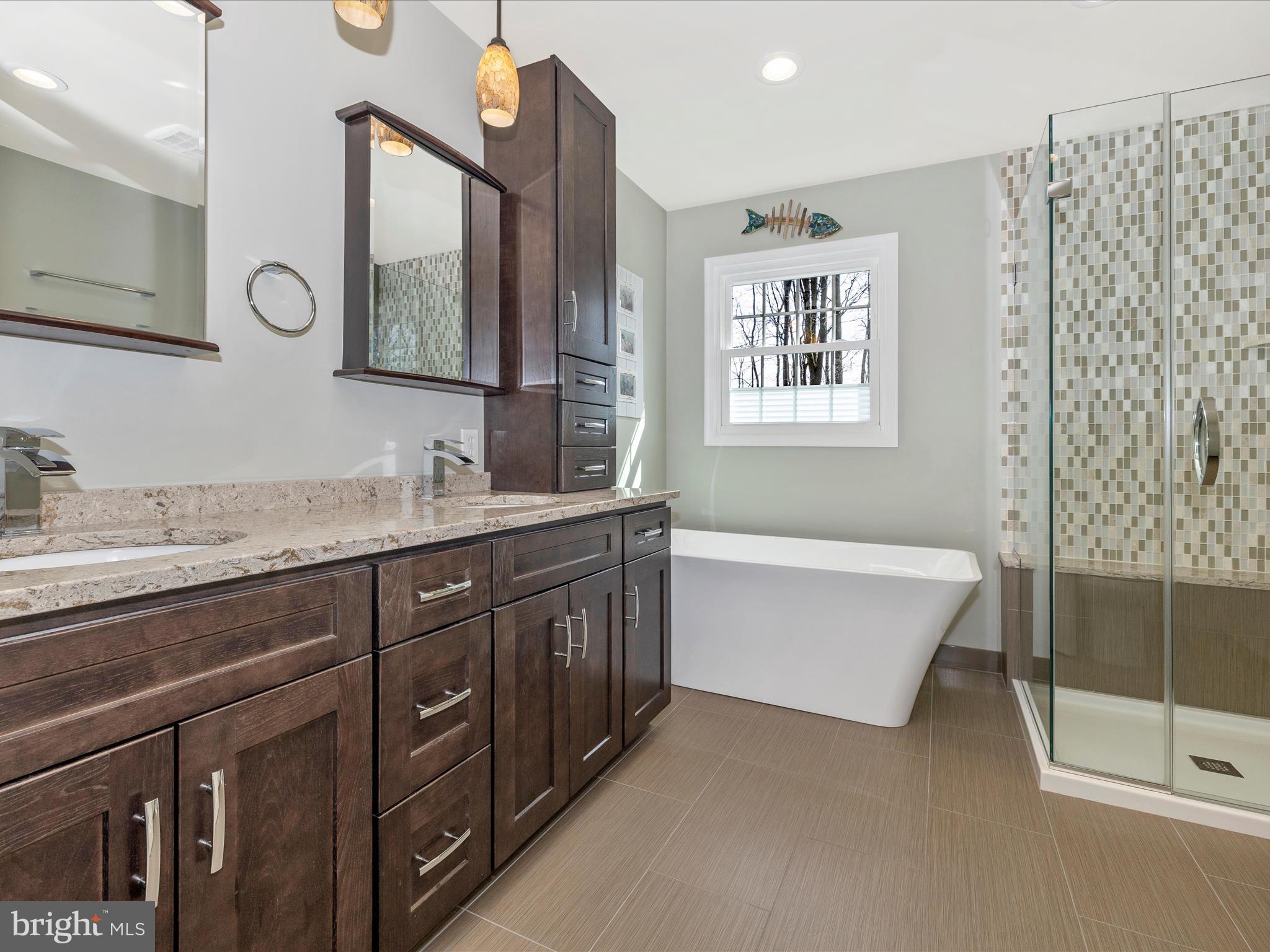 1002 LEAFY HOLLOW CIRCLE