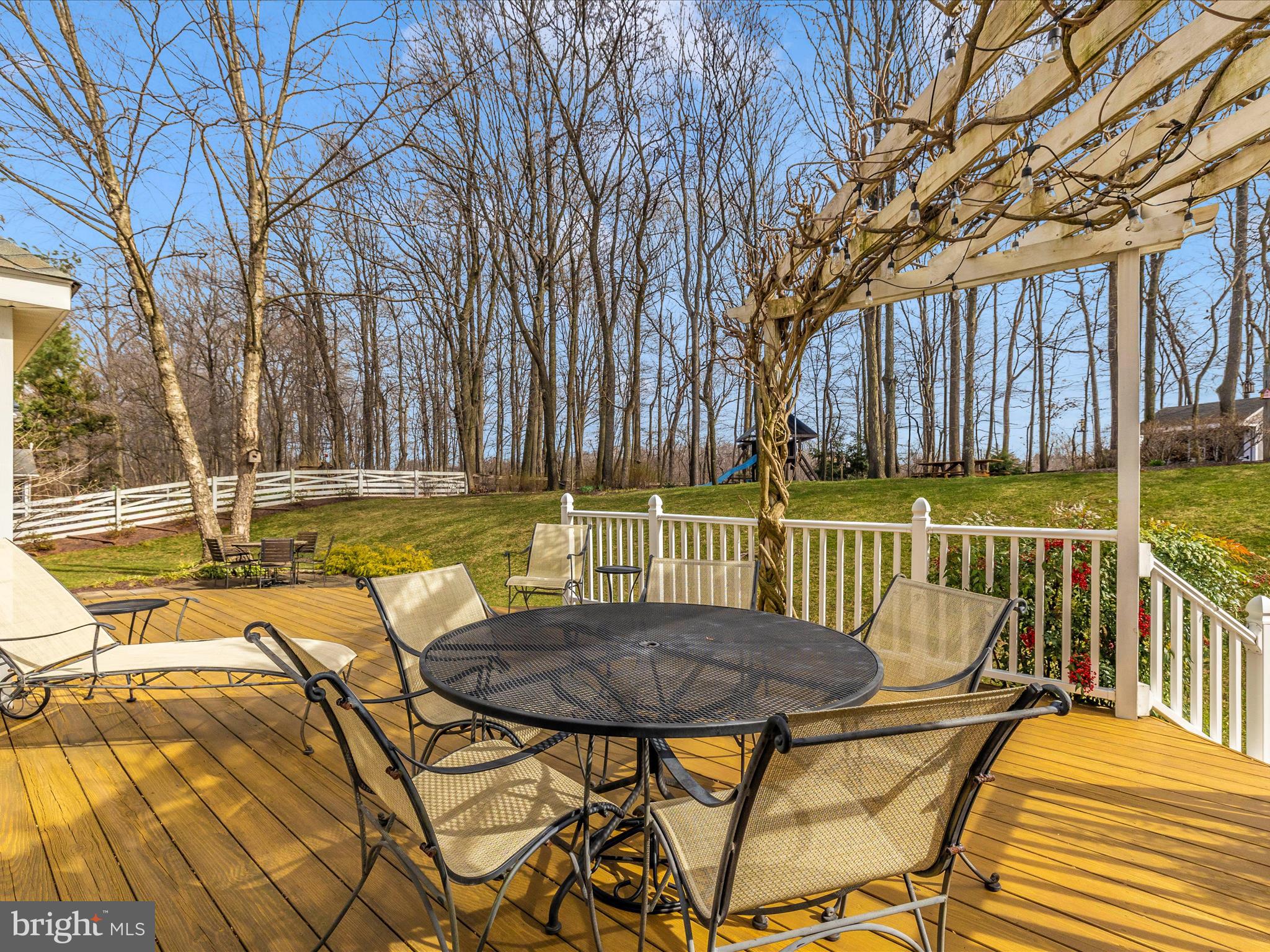 1002 LEAFY HOLLOW CIRCLE