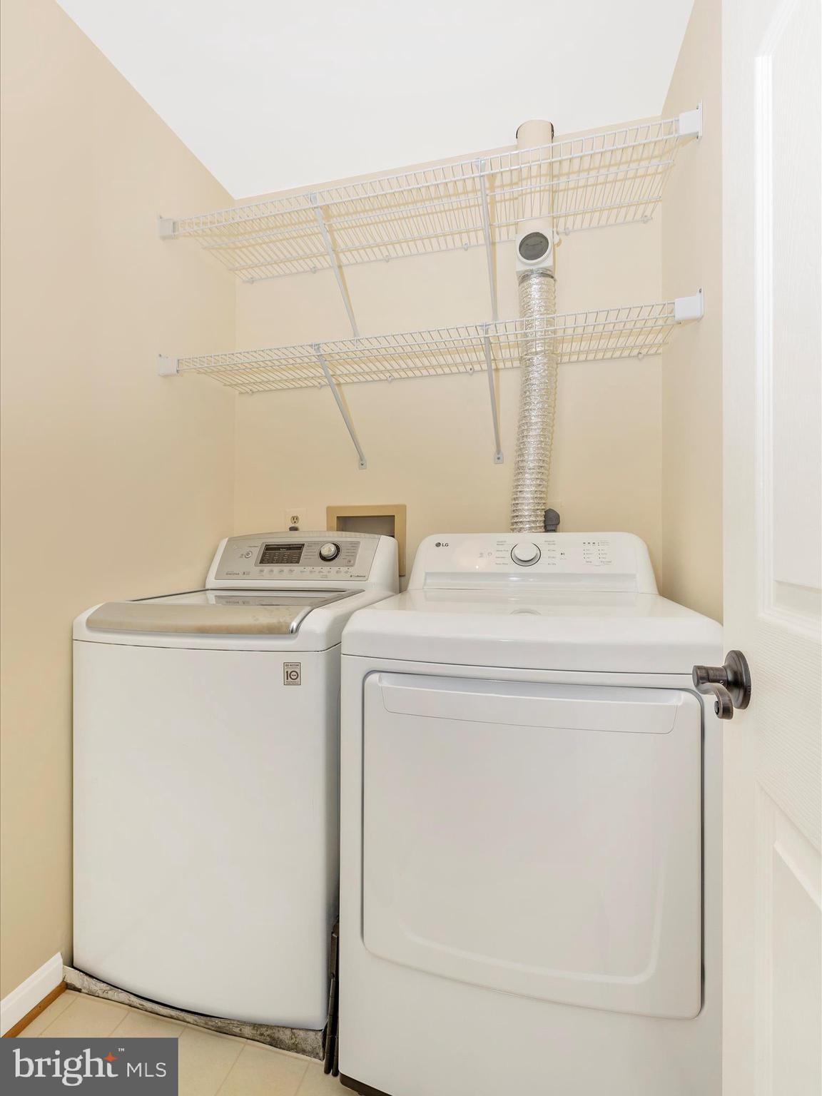 1002 LEAFY HOLLOW CIRCLE