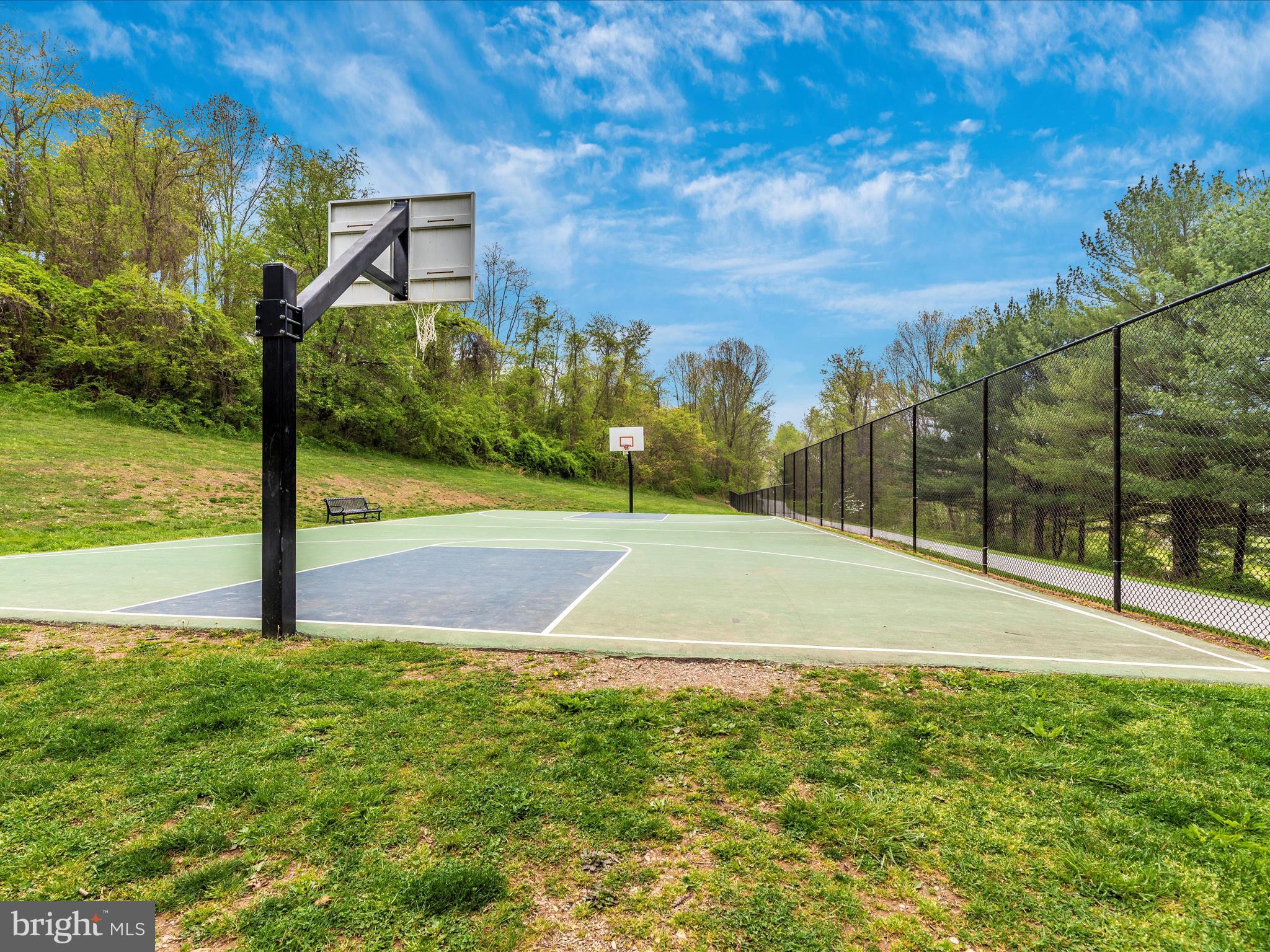 1002 LEAFY HOLLOW CIRCLE