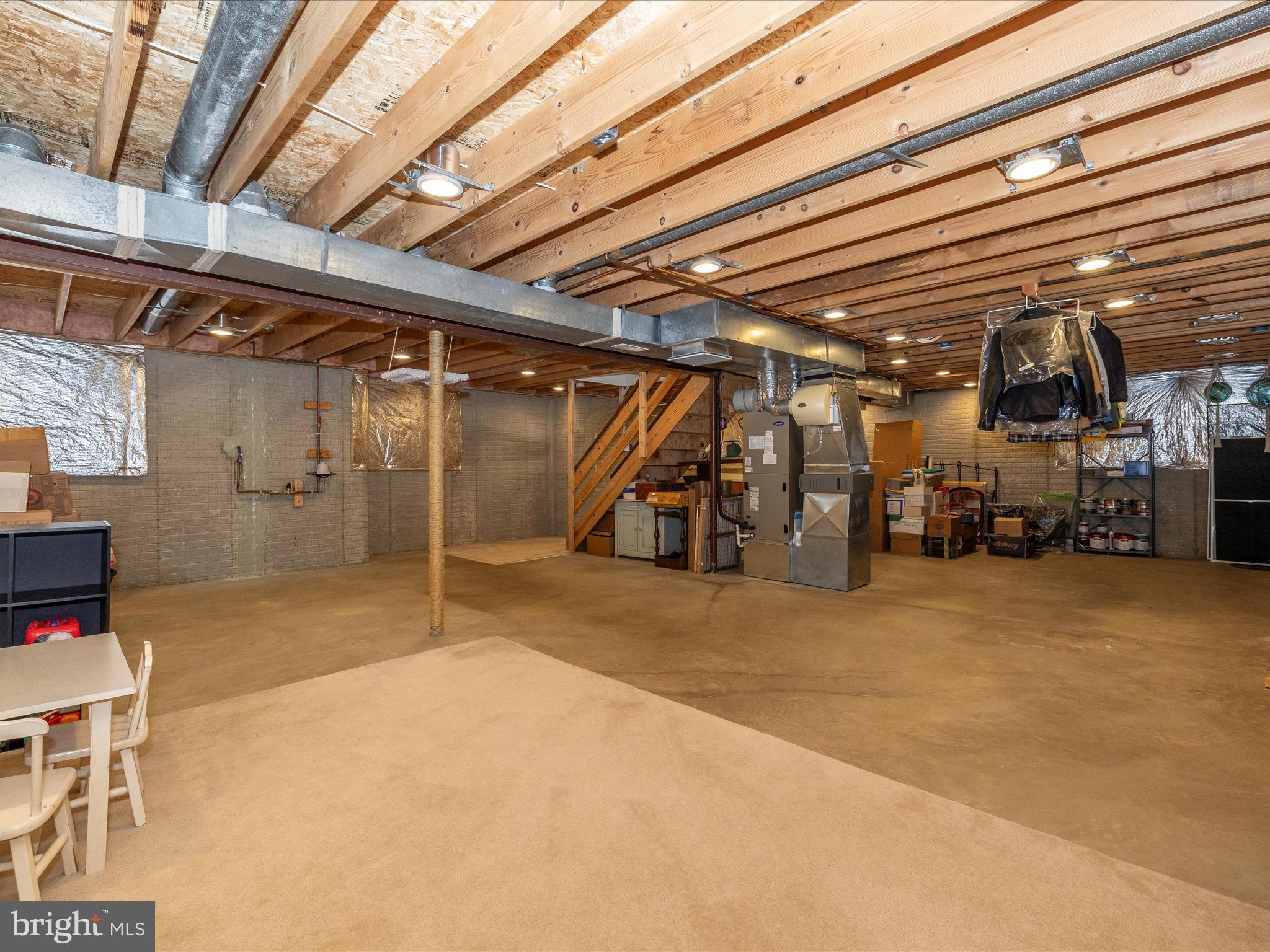 1002 LEAFY HOLLOW CIRCLE