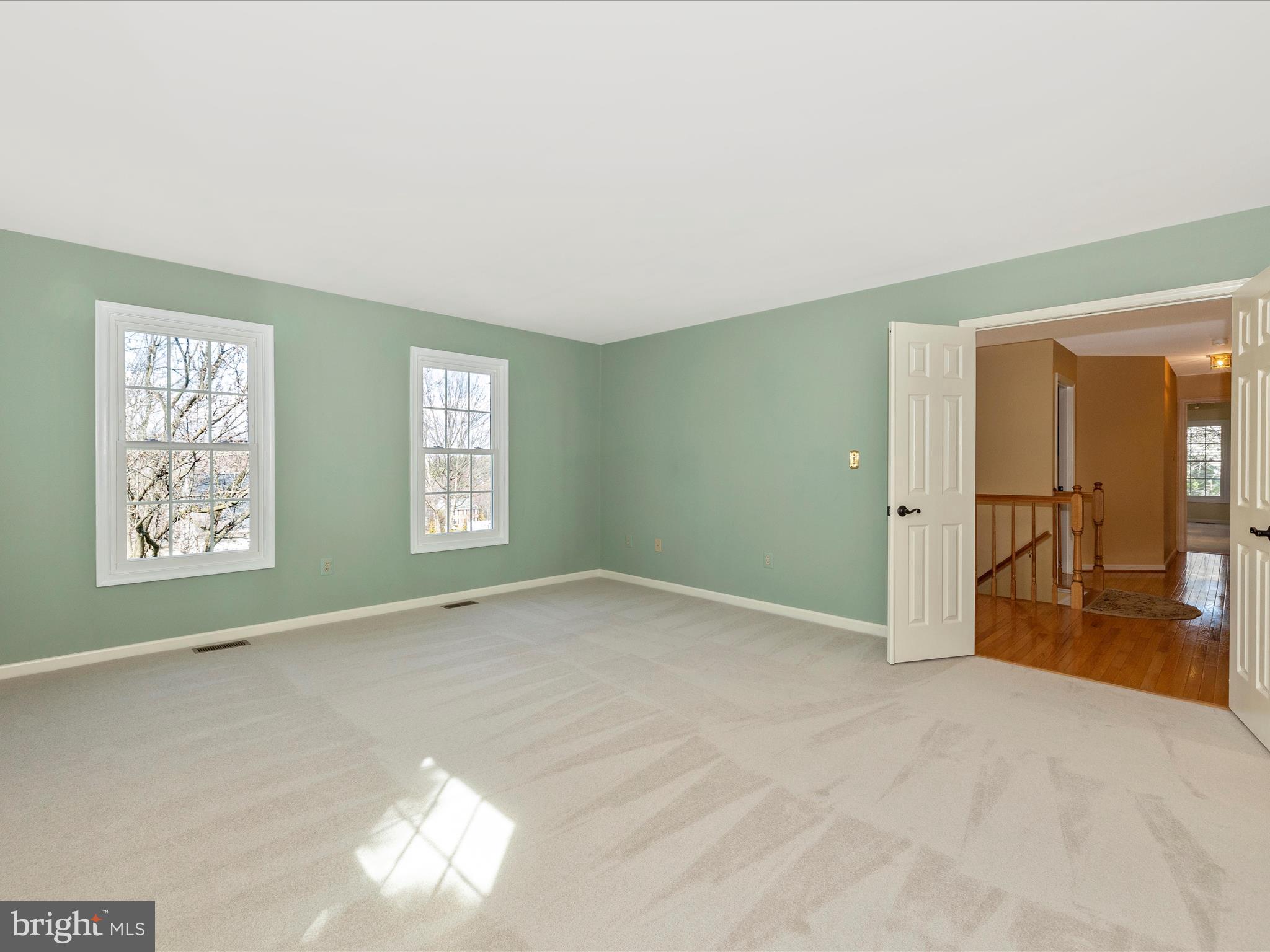 1002 LEAFY HOLLOW CIRCLE