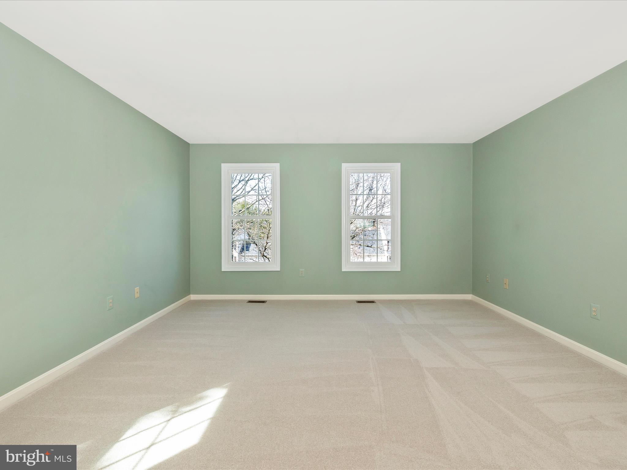 1002 LEAFY HOLLOW CIRCLE