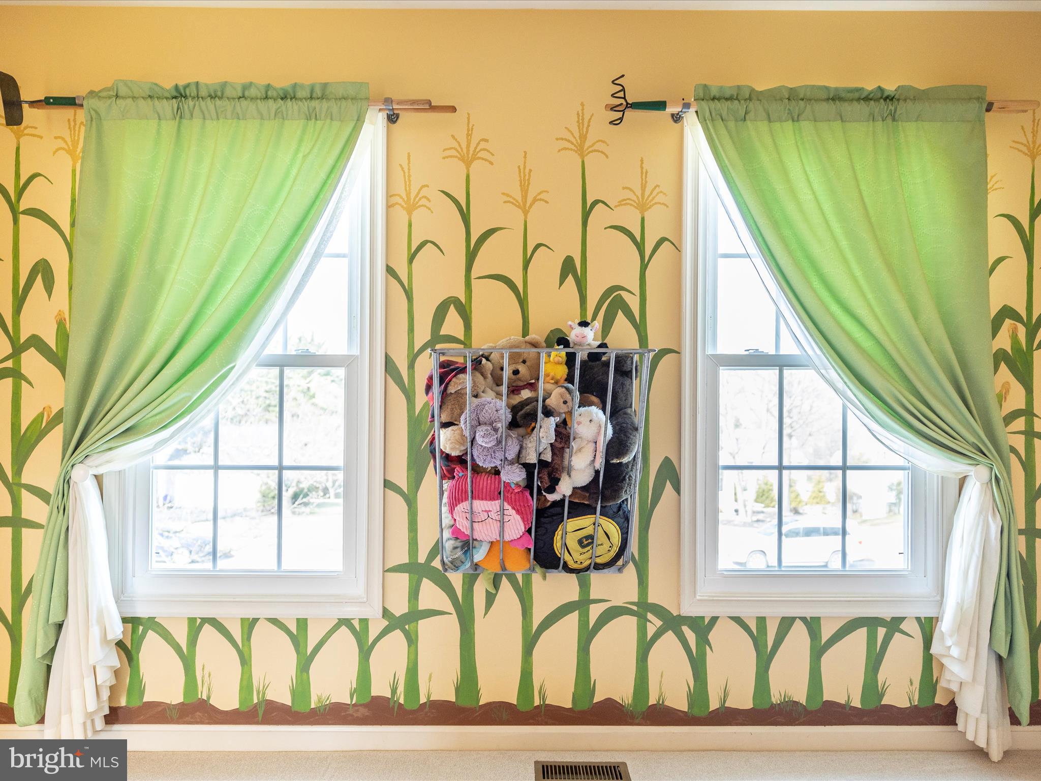 1002 LEAFY HOLLOW CIRCLE