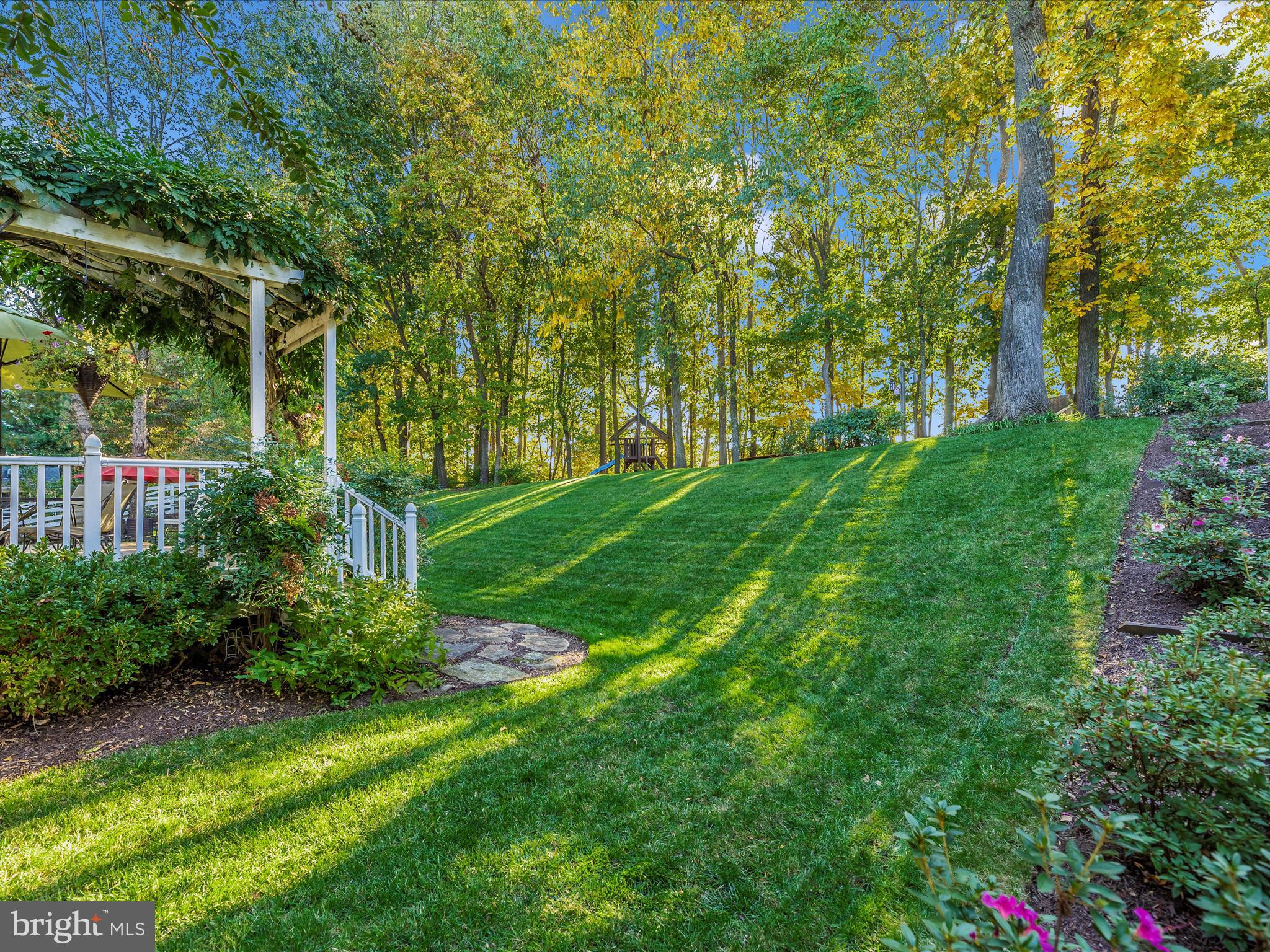 1002 LEAFY HOLLOW CIRCLE