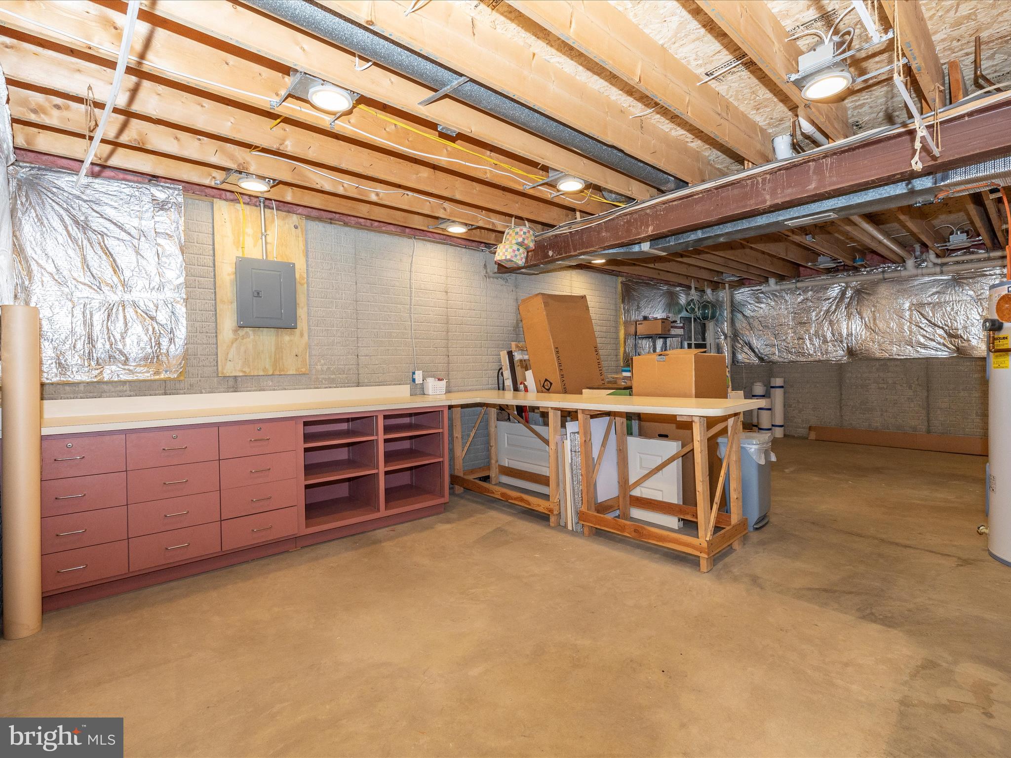 1002 LEAFY HOLLOW CIRCLE