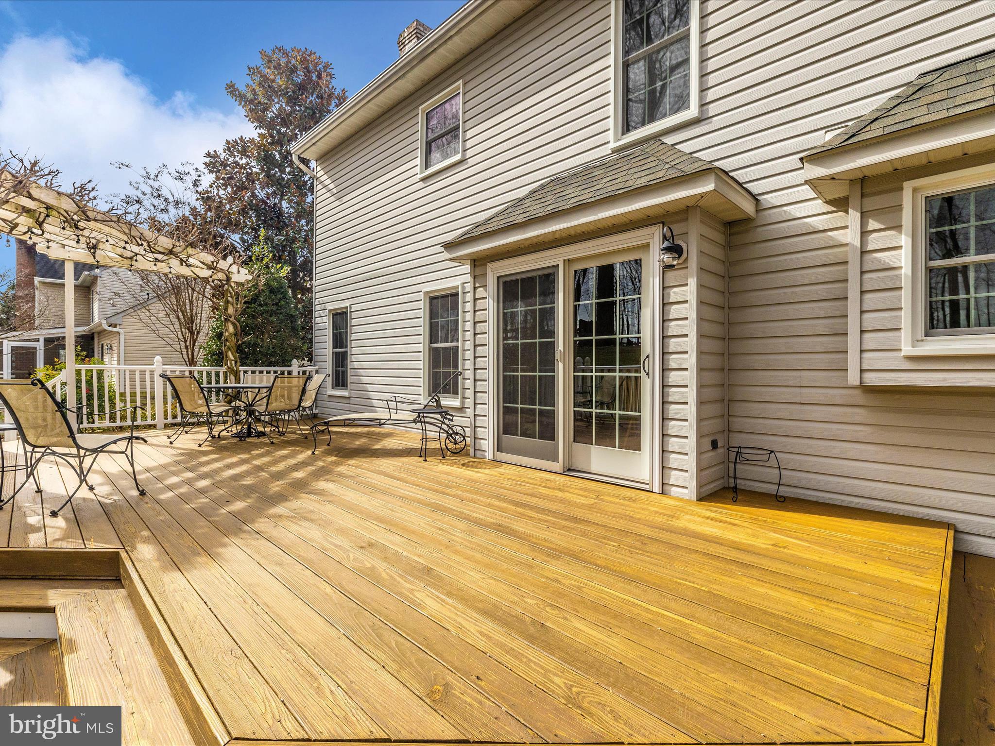 1002 LEAFY HOLLOW CIRCLE