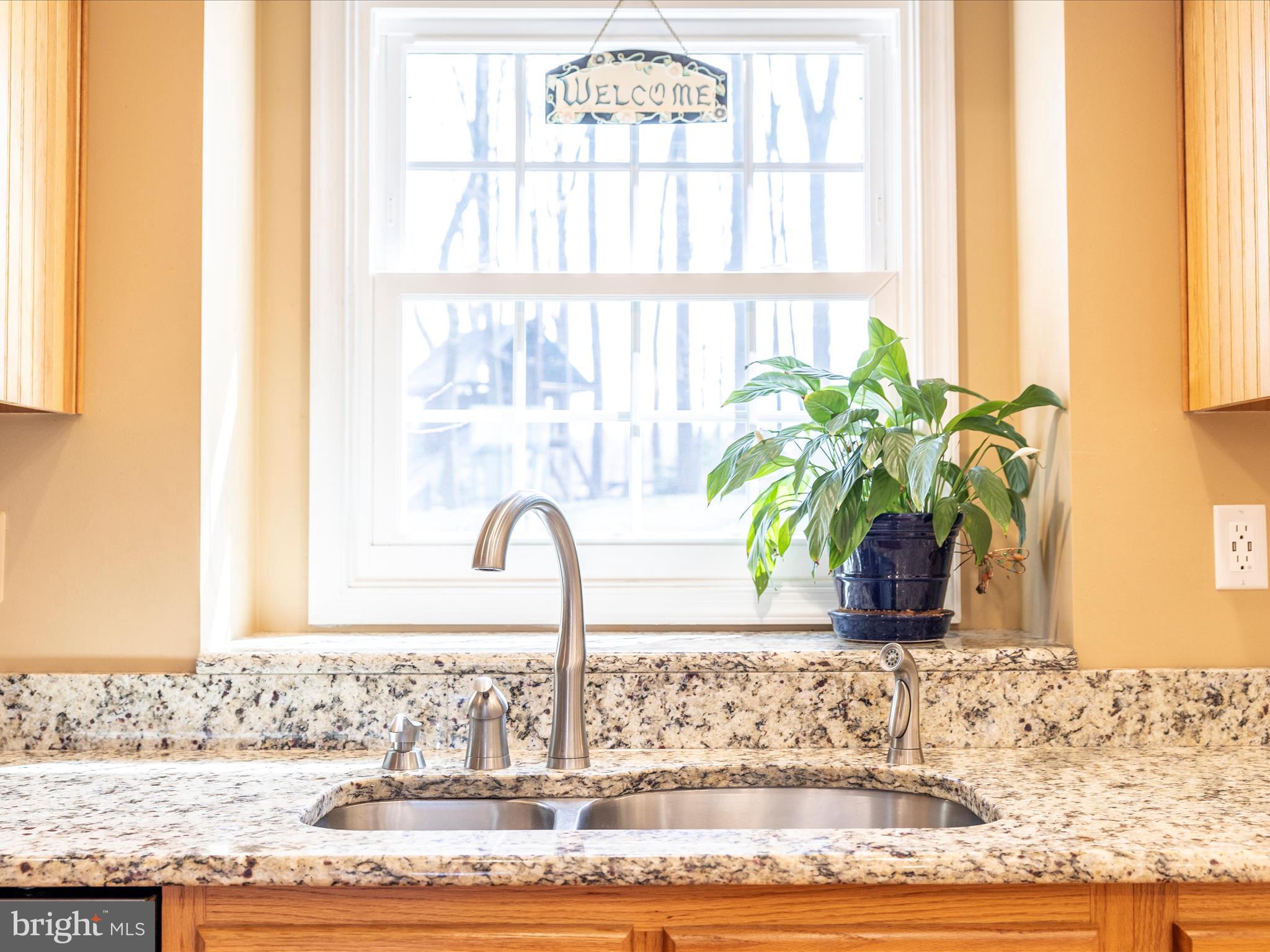 1002 LEAFY HOLLOW CIRCLE