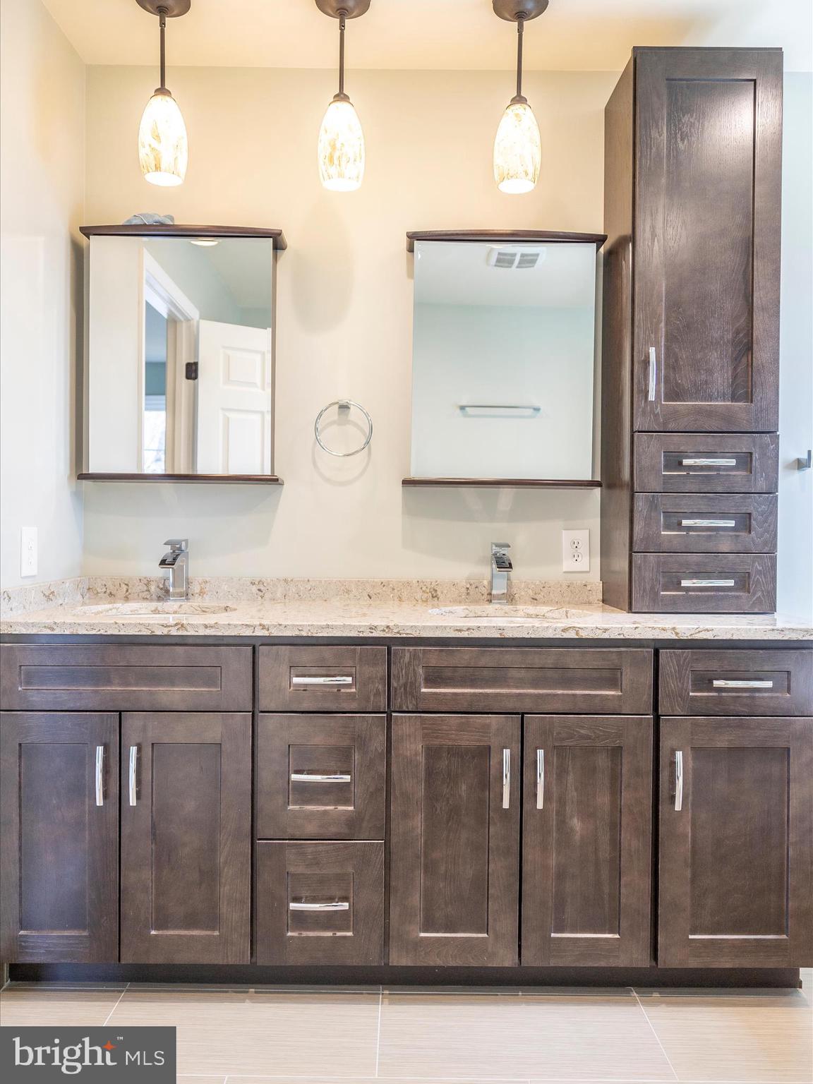 1002 LEAFY HOLLOW CIRCLE