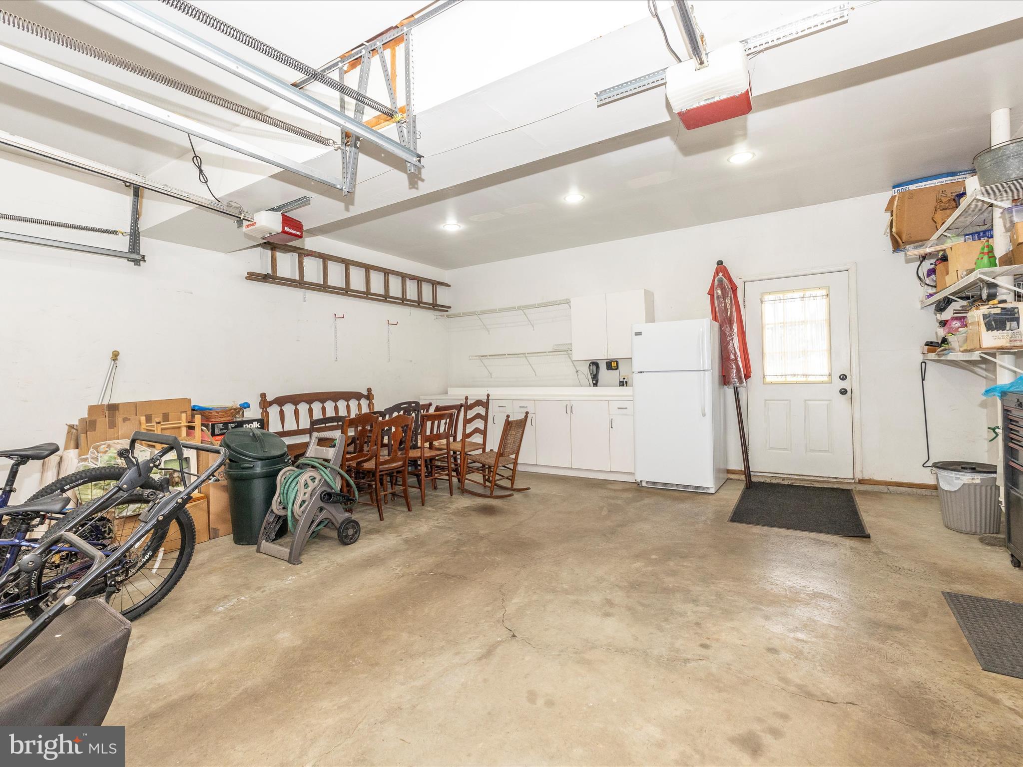 1002 LEAFY HOLLOW CIRCLE