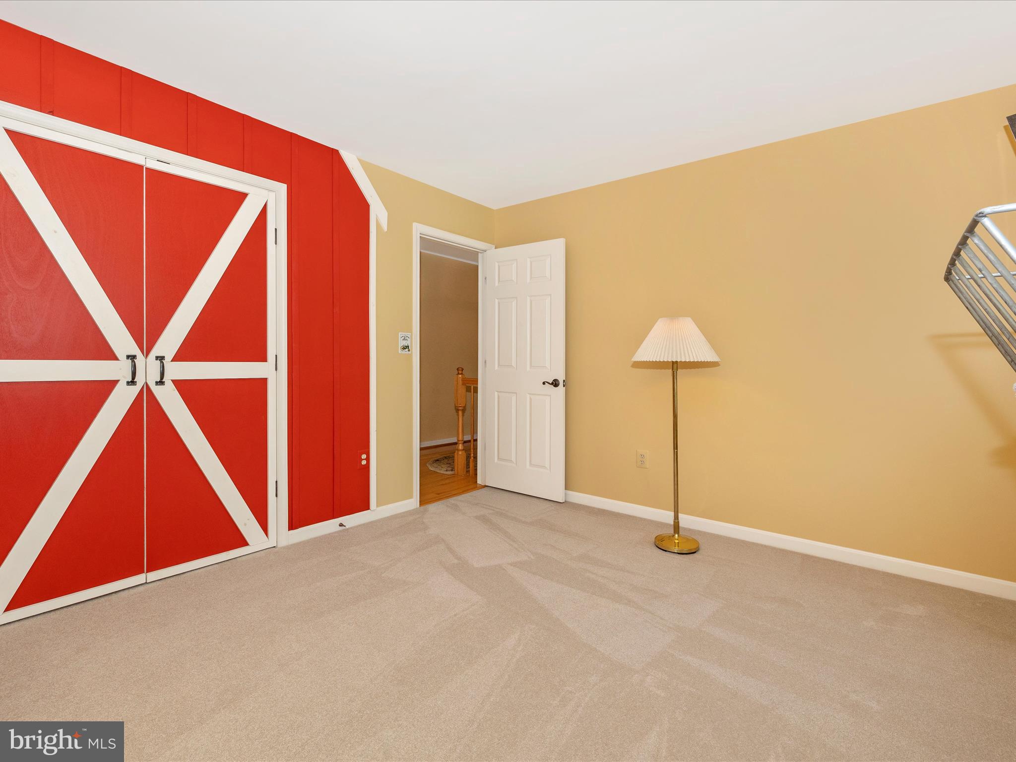 1002 LEAFY HOLLOW CIRCLE