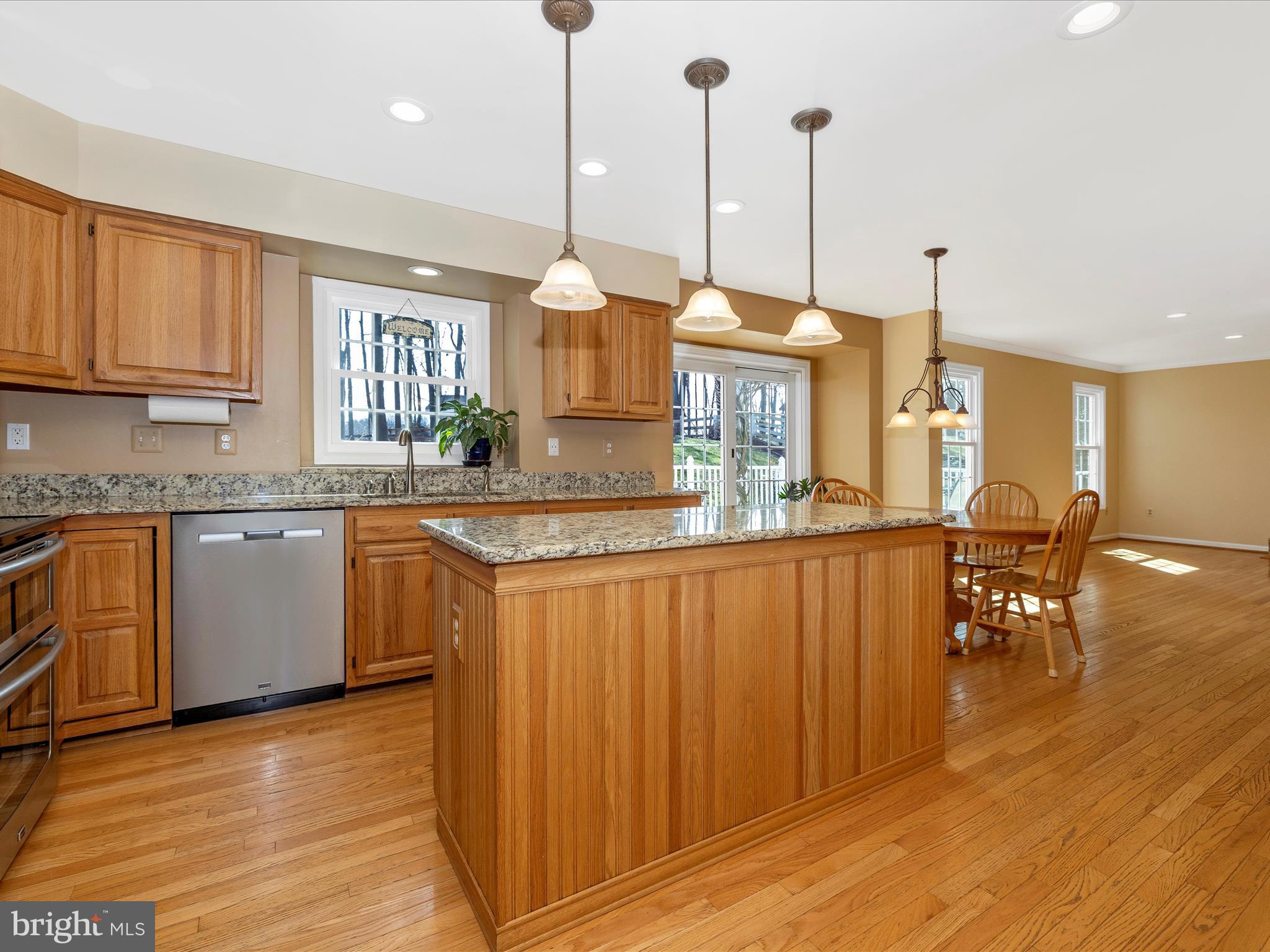 1002 LEAFY HOLLOW CIRCLE