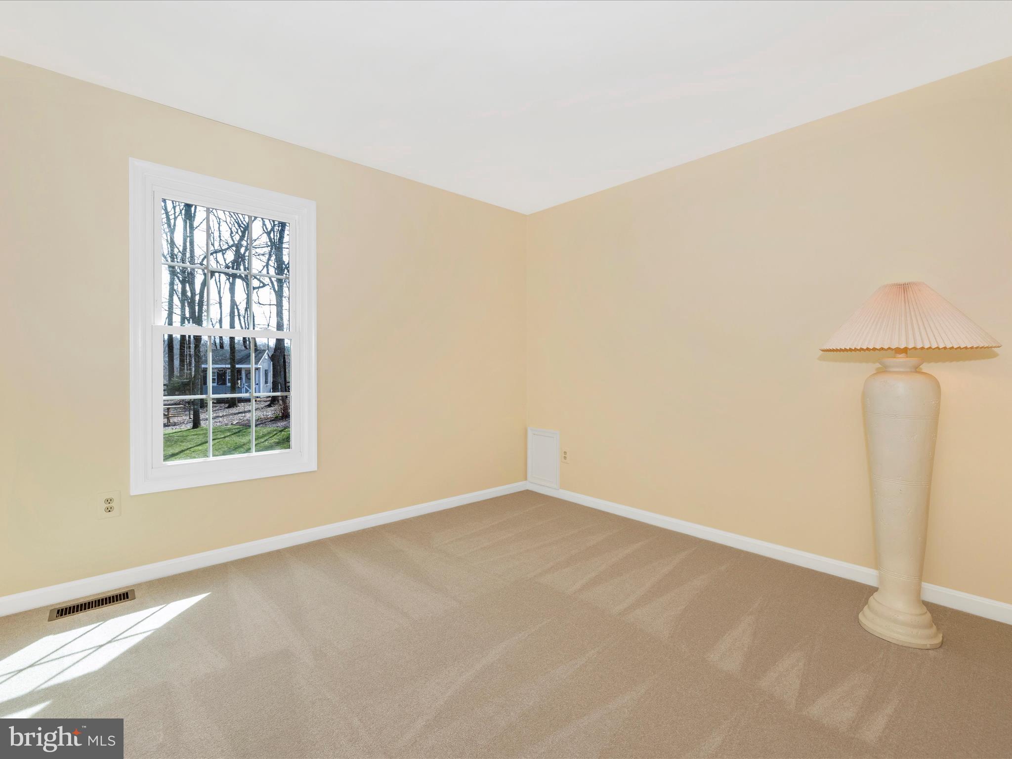 1002 LEAFY HOLLOW CIRCLE