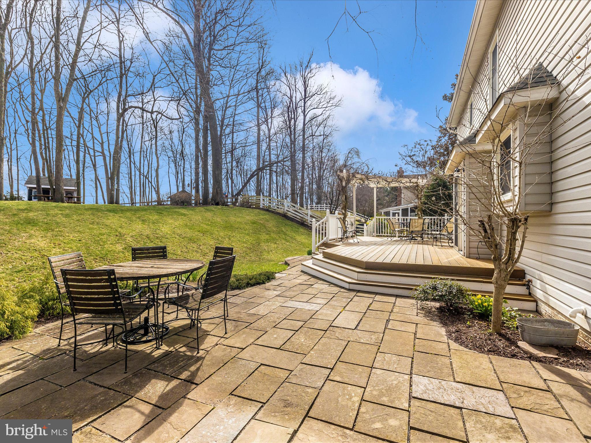 1002 LEAFY HOLLOW CIRCLE