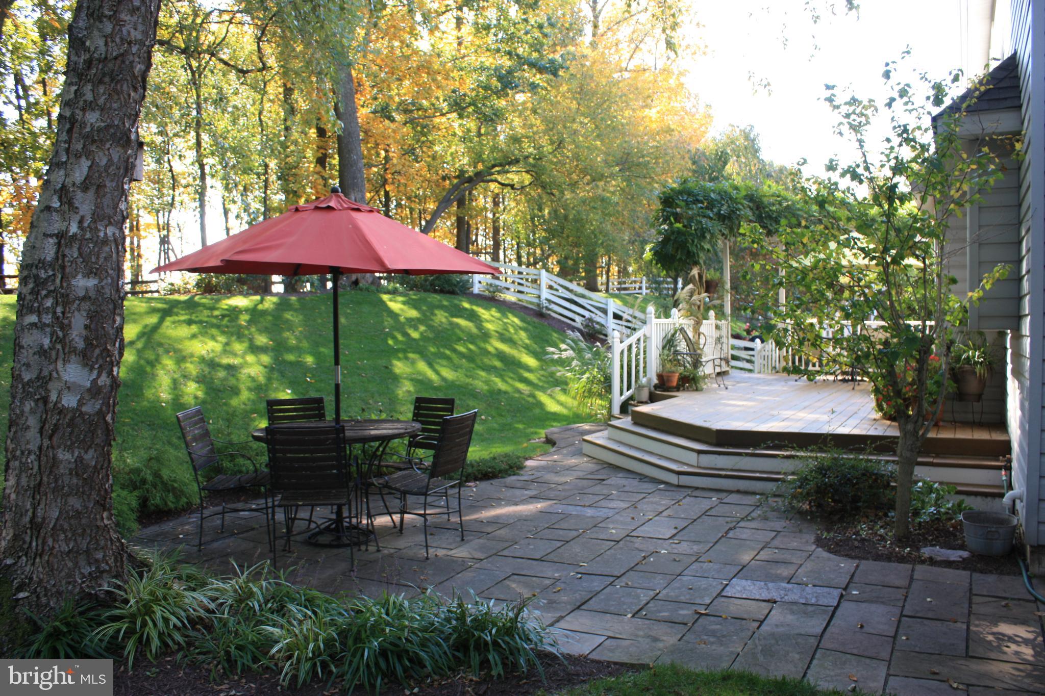 1002 LEAFY HOLLOW CIRCLE