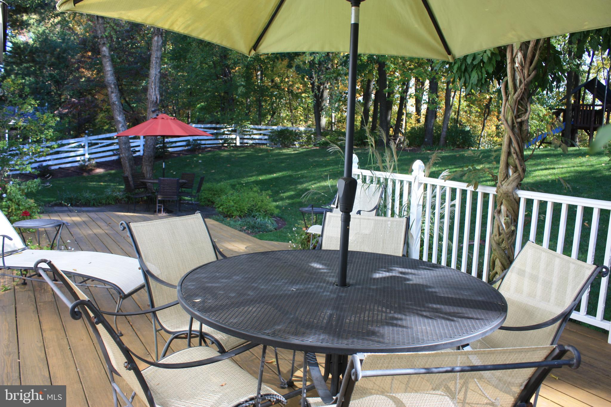 1002 LEAFY HOLLOW CIRCLE