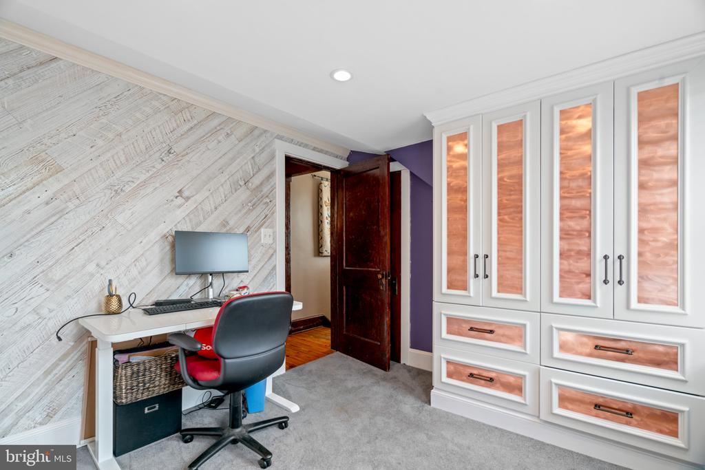 8 DAVIS AVENUE