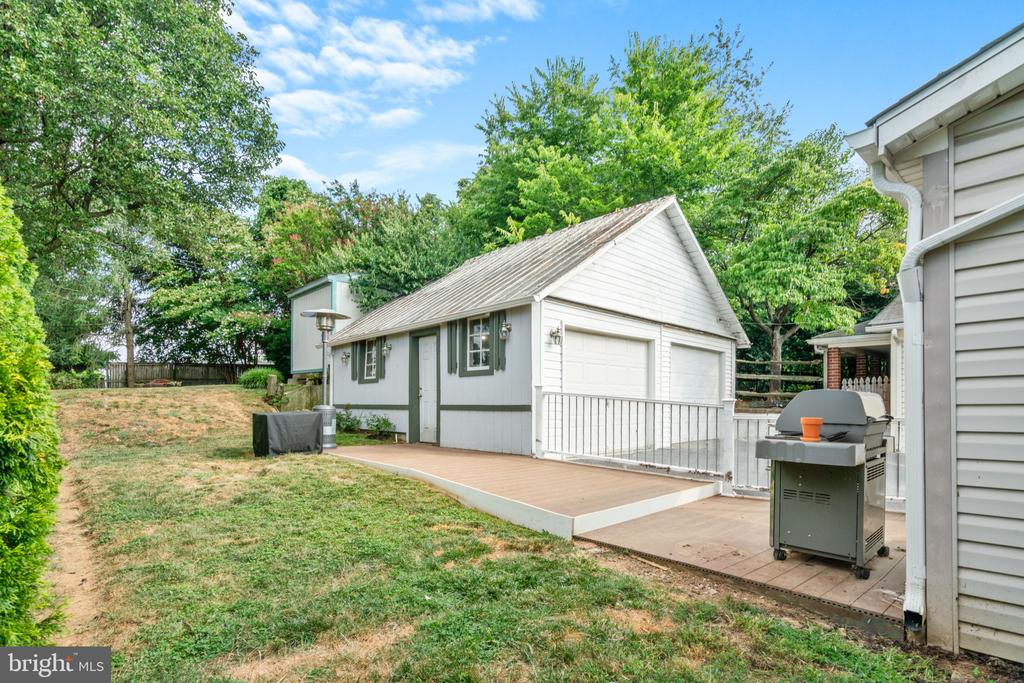 8 DAVIS AVENUE
